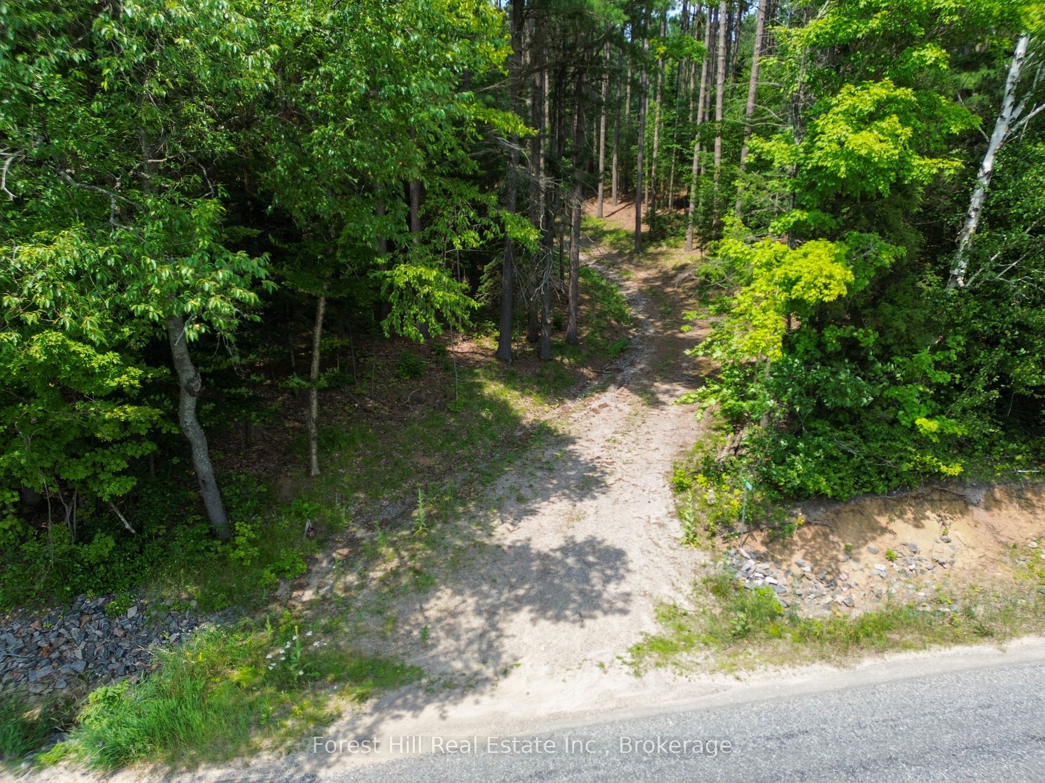 1130 Chetwynd Road Property Photo 4