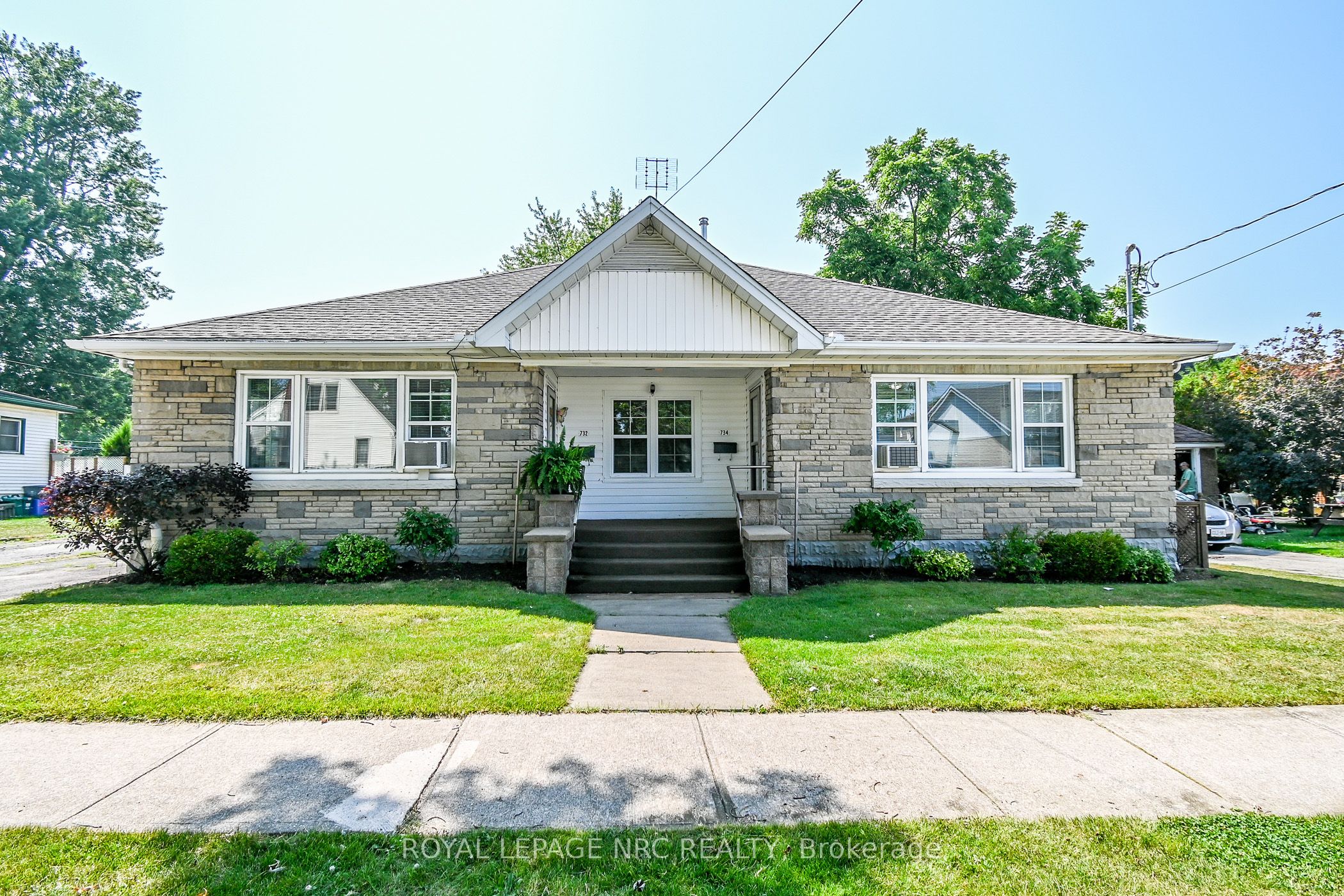 732-734 Steele Street Property Photo 1