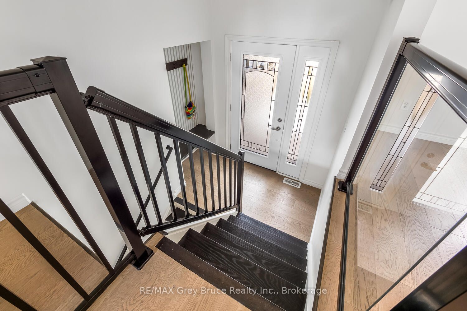 887 Nodwell Court Property Photo 7