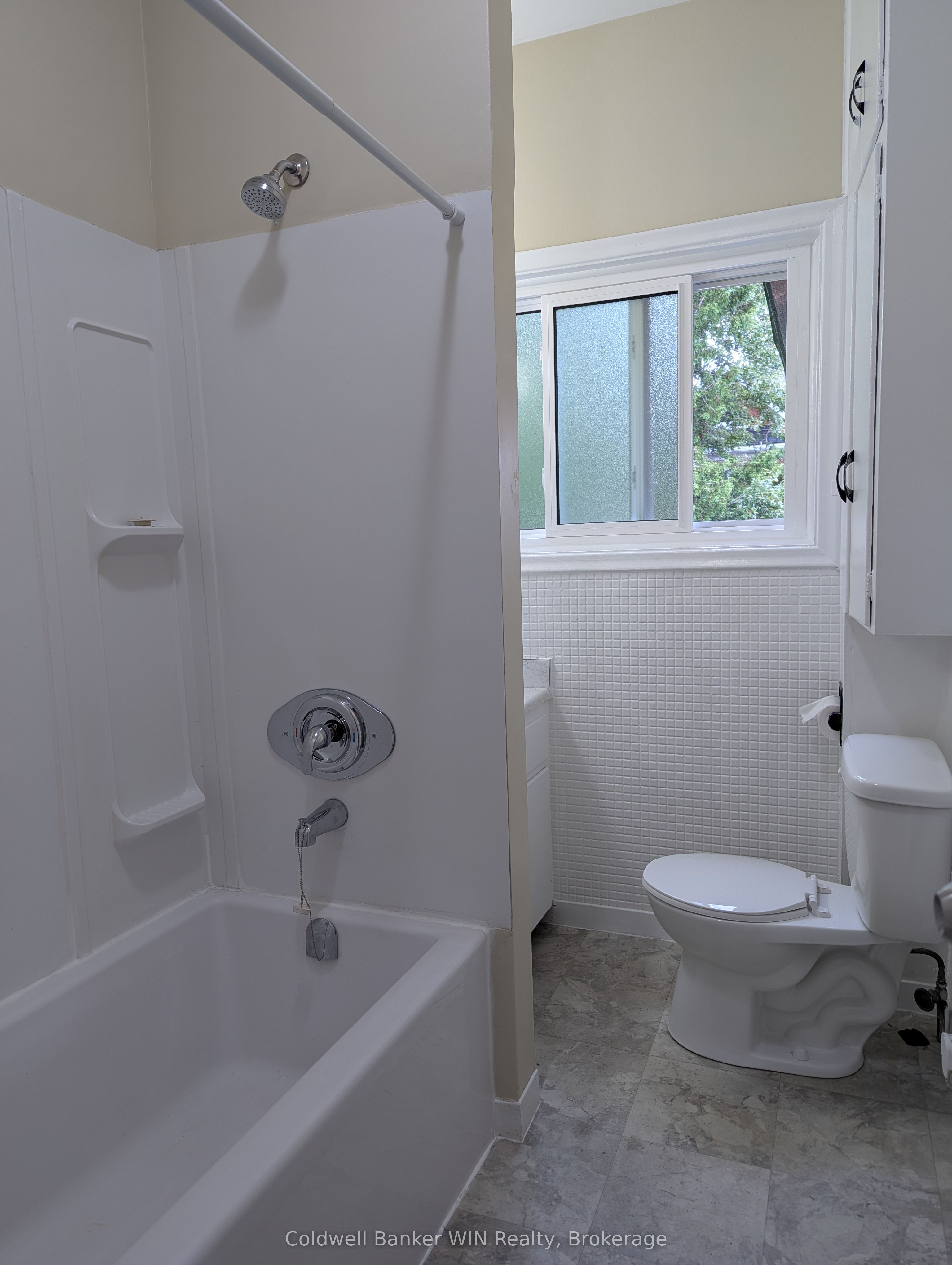 1 Geddes Street E Property Photo 8