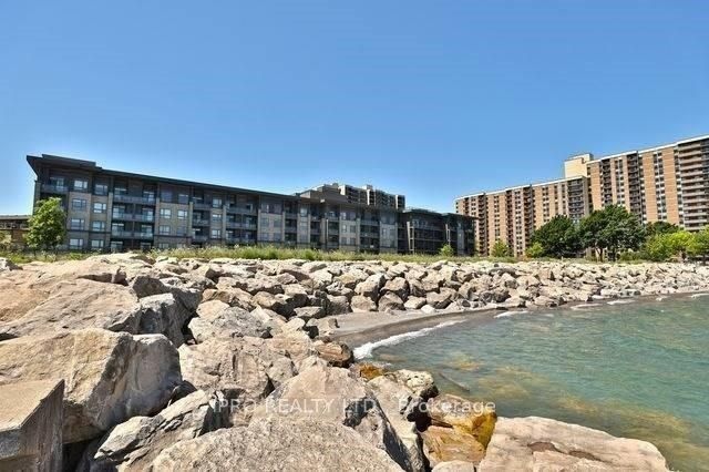 35 Southshore Crescent 325 Property Photo 1