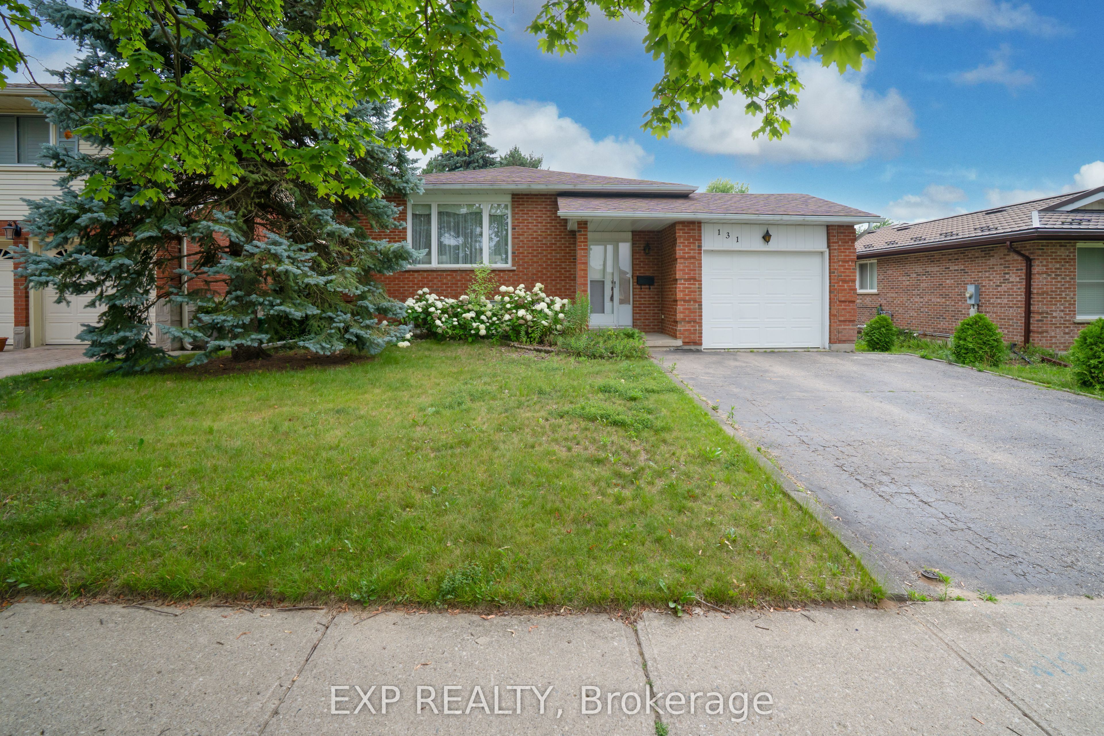 131 Countryside Crescent Property Photo 1