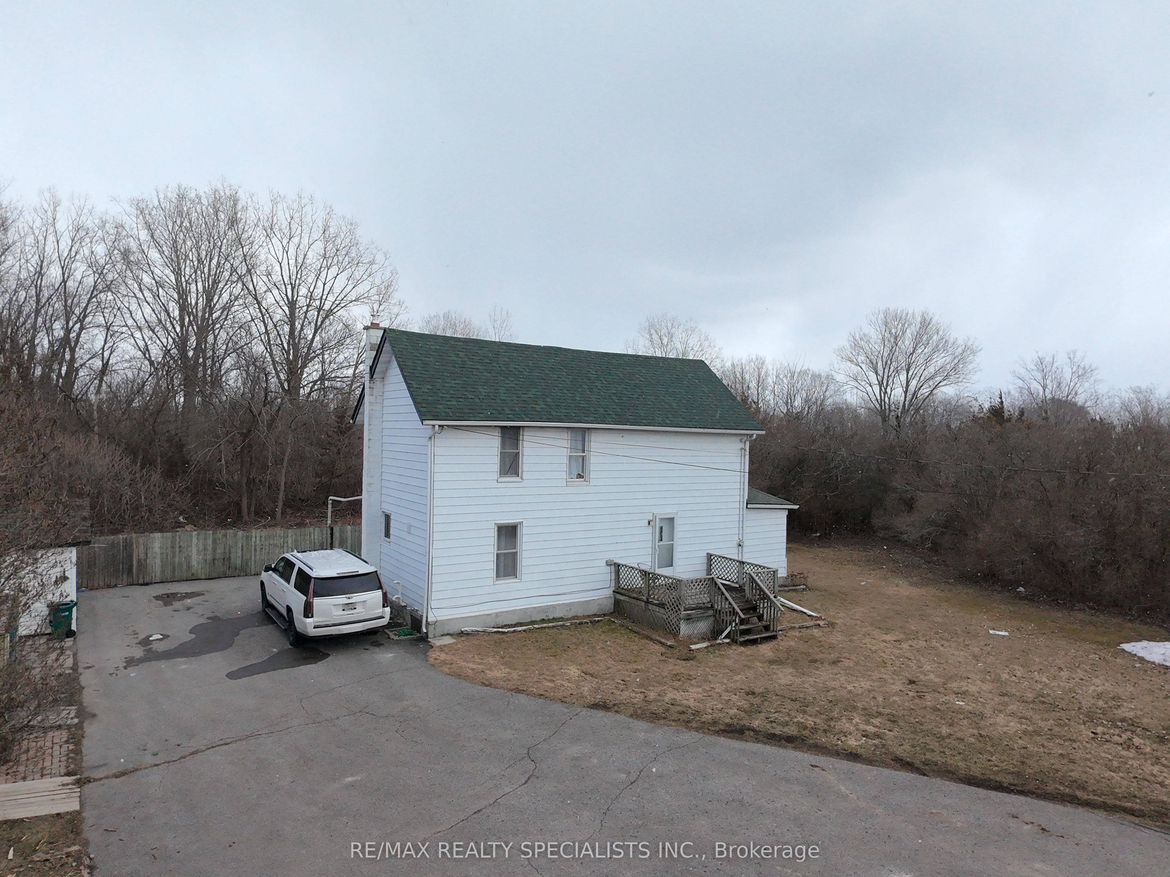 115 Dufferin Ave Property Photo 1