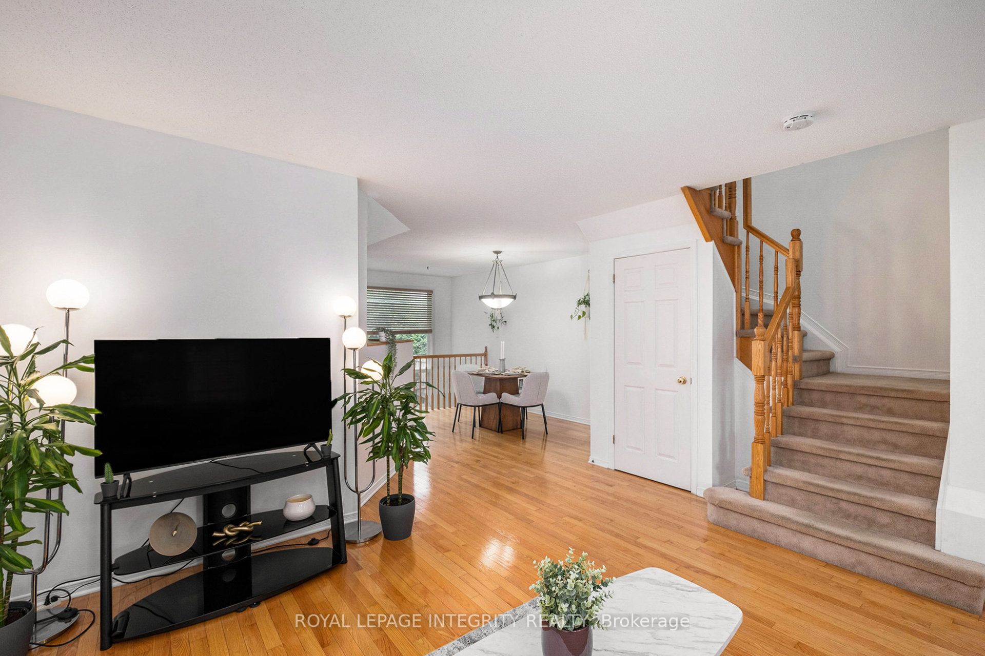 141 Inverkip Avenue Property Photo 6