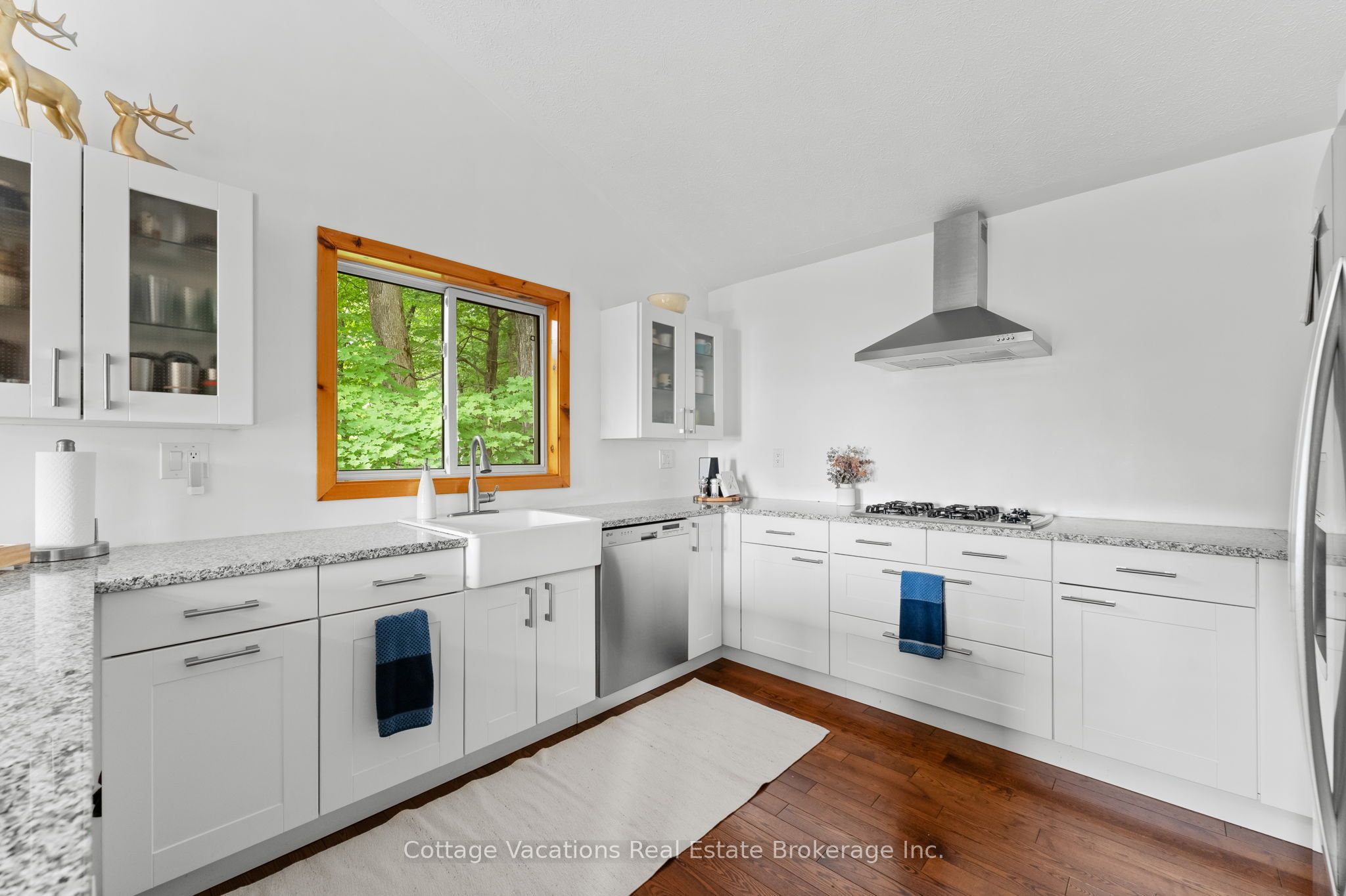 1292 Port Cunnington Road Property Photo 12