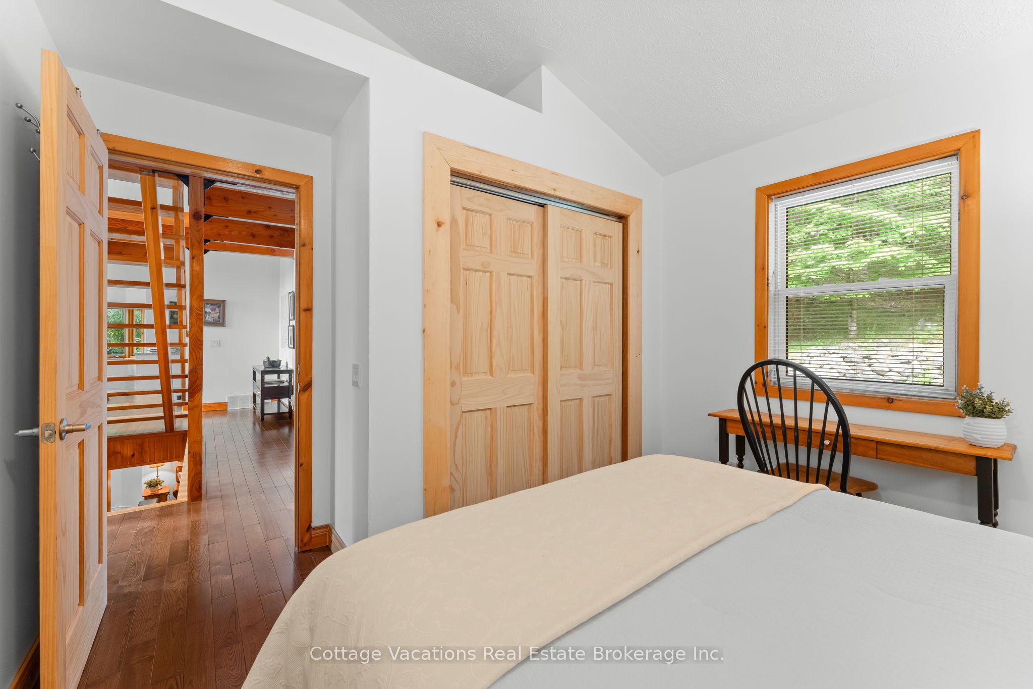 1292 Port Cunnington Road Property Photo 17