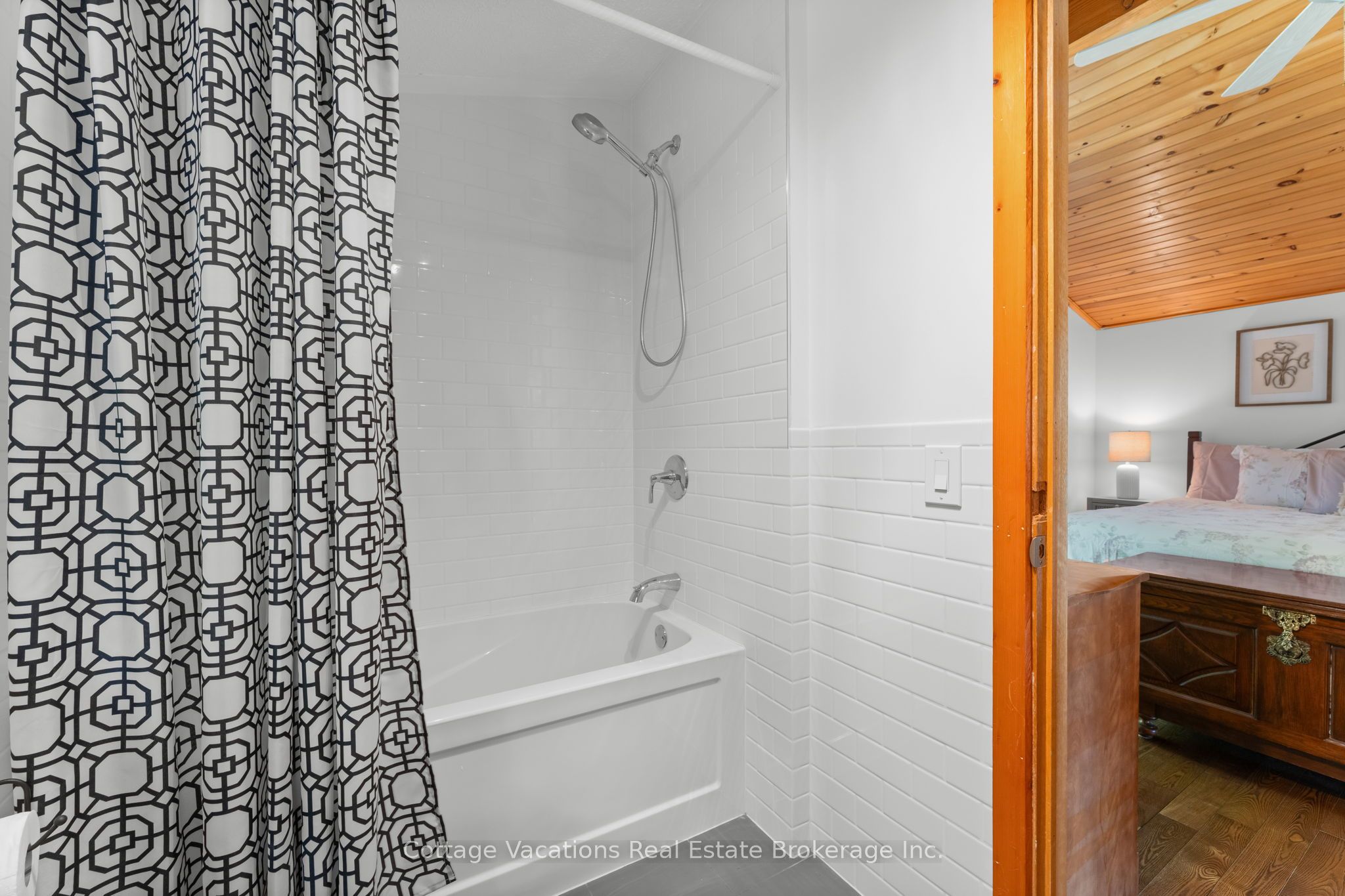 1292 Port Cunnington Road Property Photo 25
