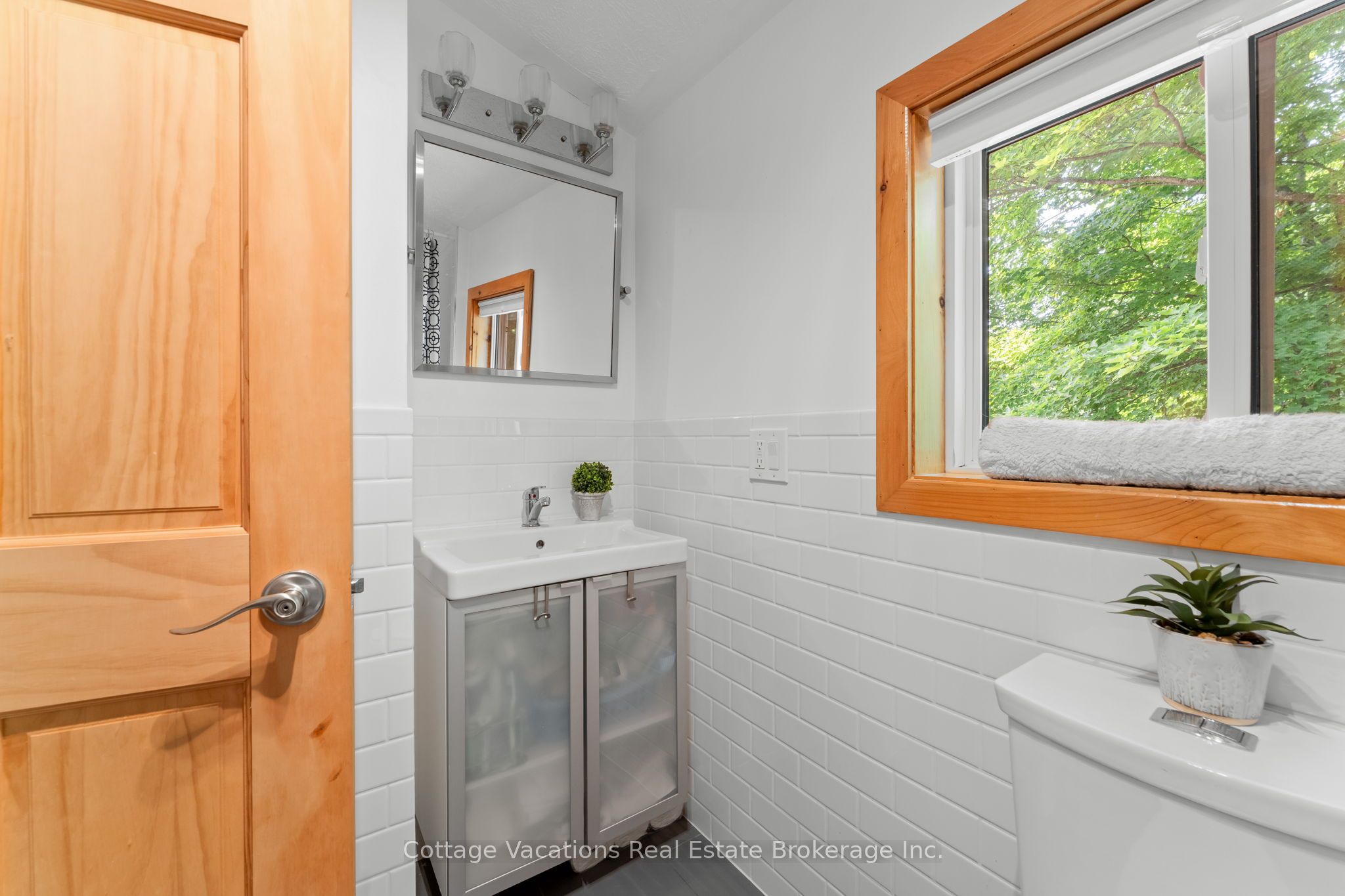 1292 Port Cunnington Road Property Photo 26