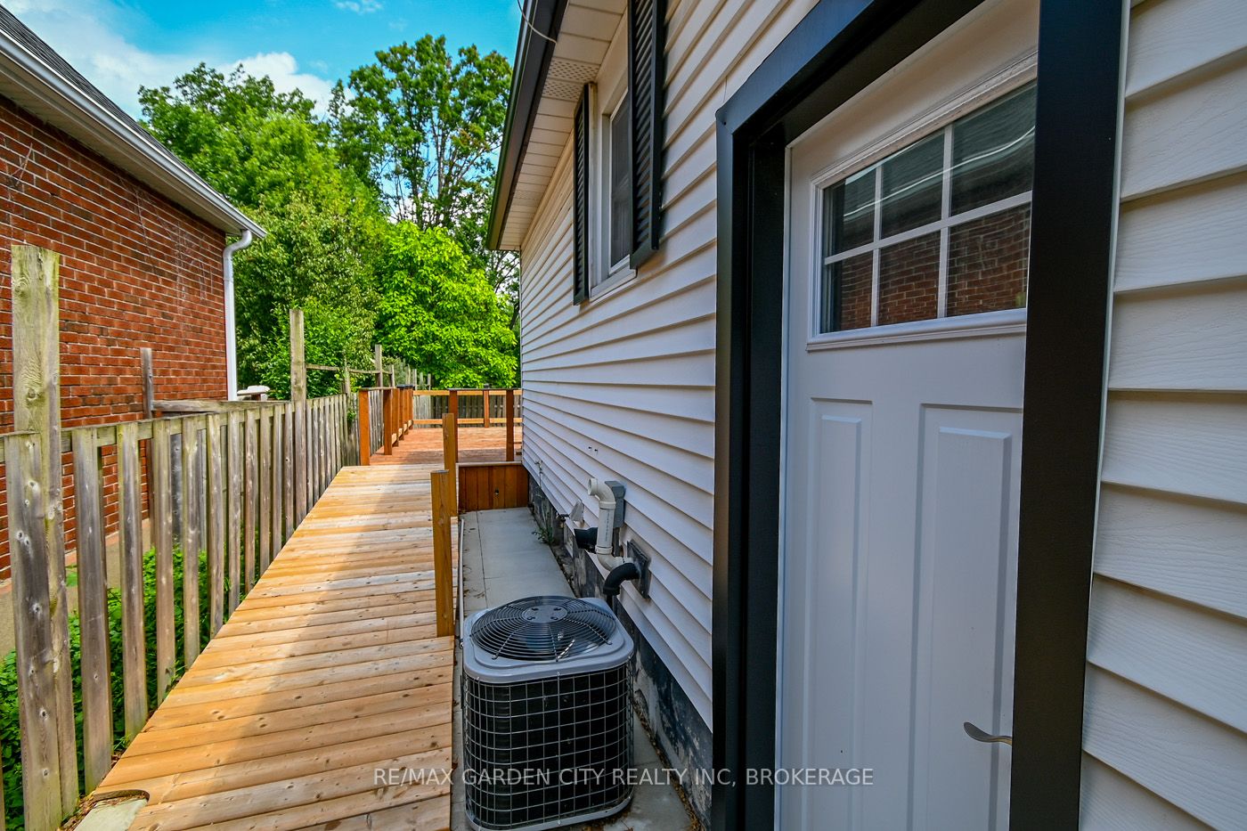 29 Rosedale Avenue Property Photo 11