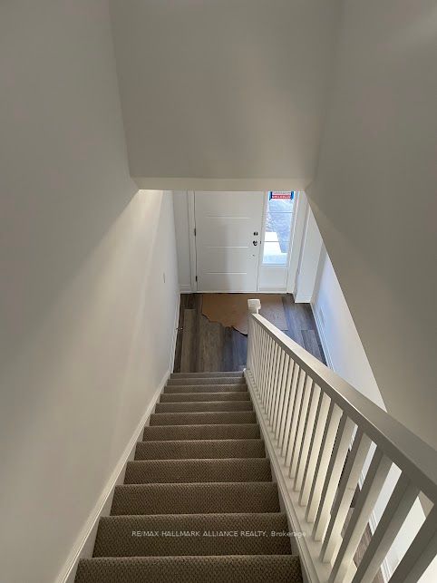 30 Steele Crescent 38 Property Photo 6