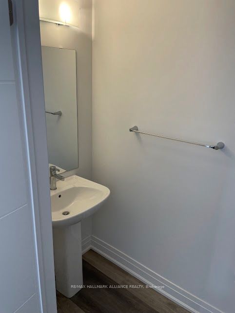 30 Steele Crescent 38 Property Photo 8
