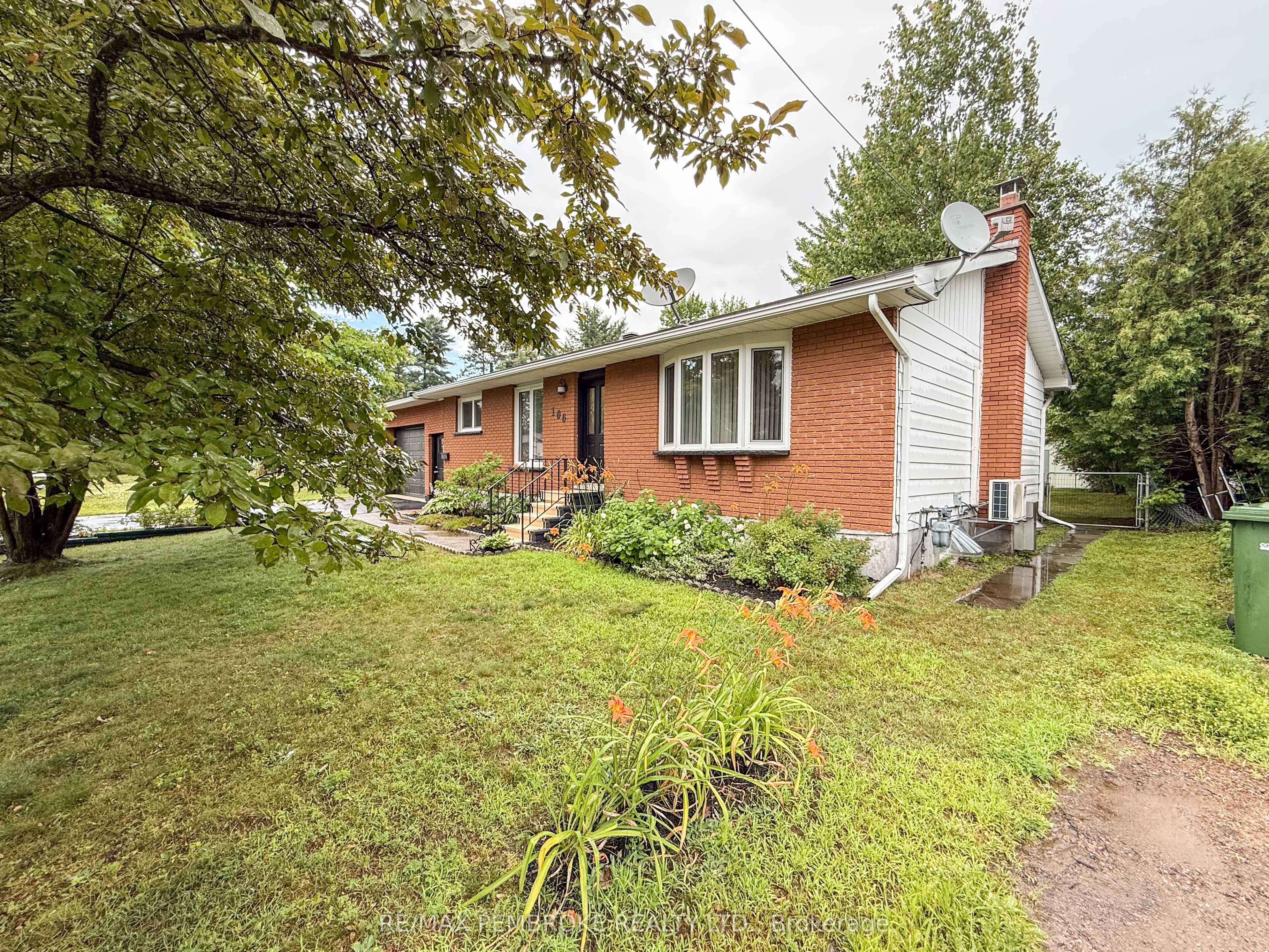 106 Hemlock St Property Photo