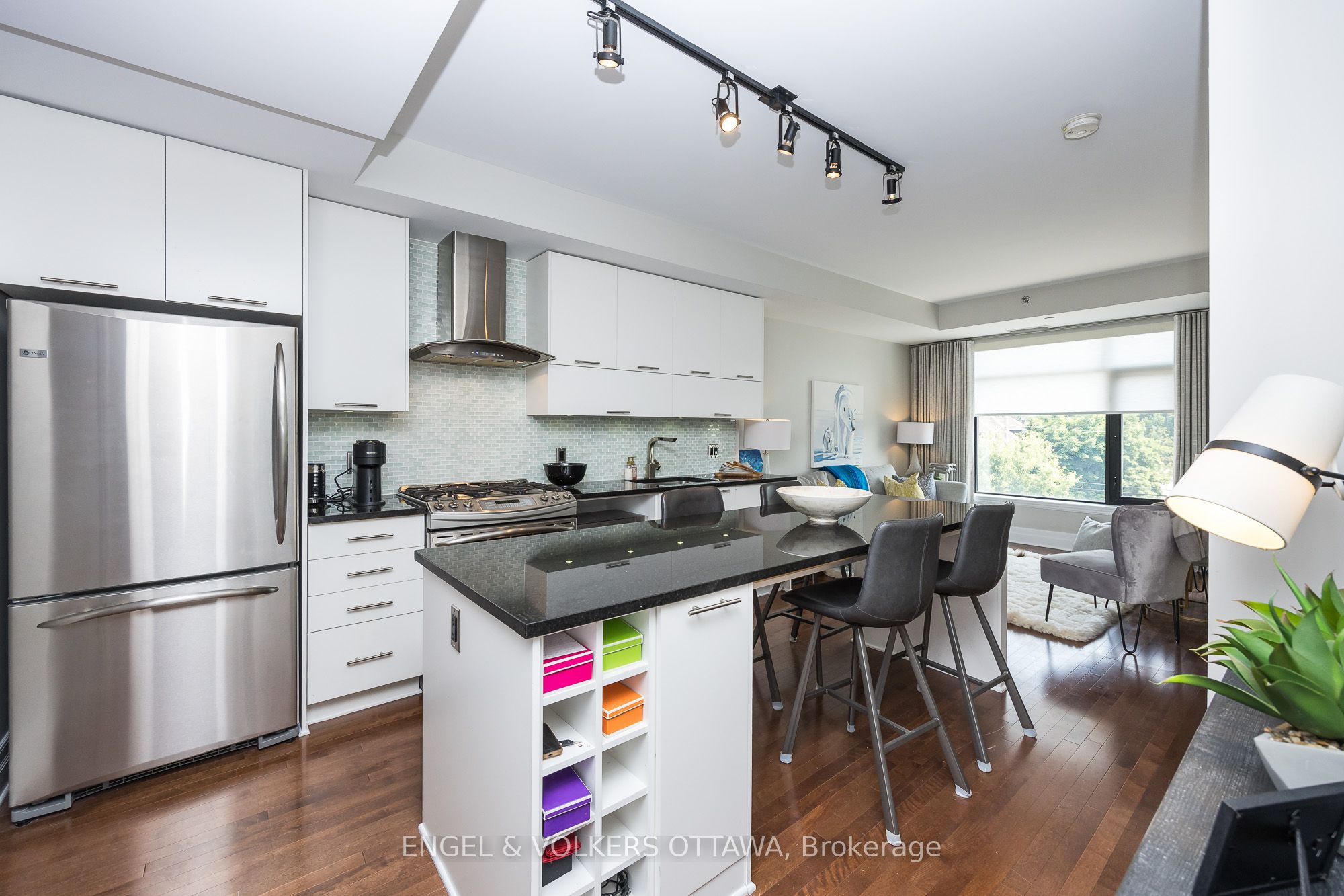 808 Bronson Avenue 319 Property Photo 7