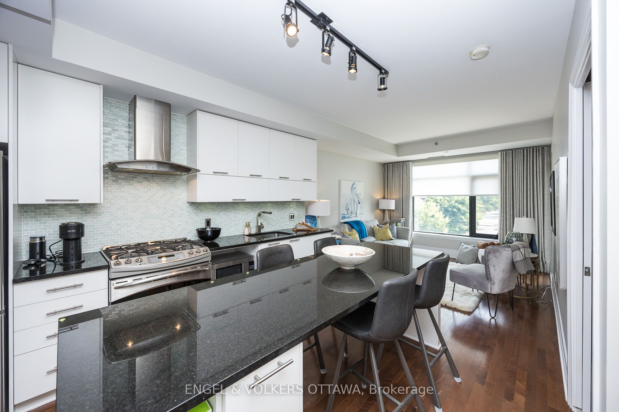 808 Bronson Avenue 319 Property Photo 8