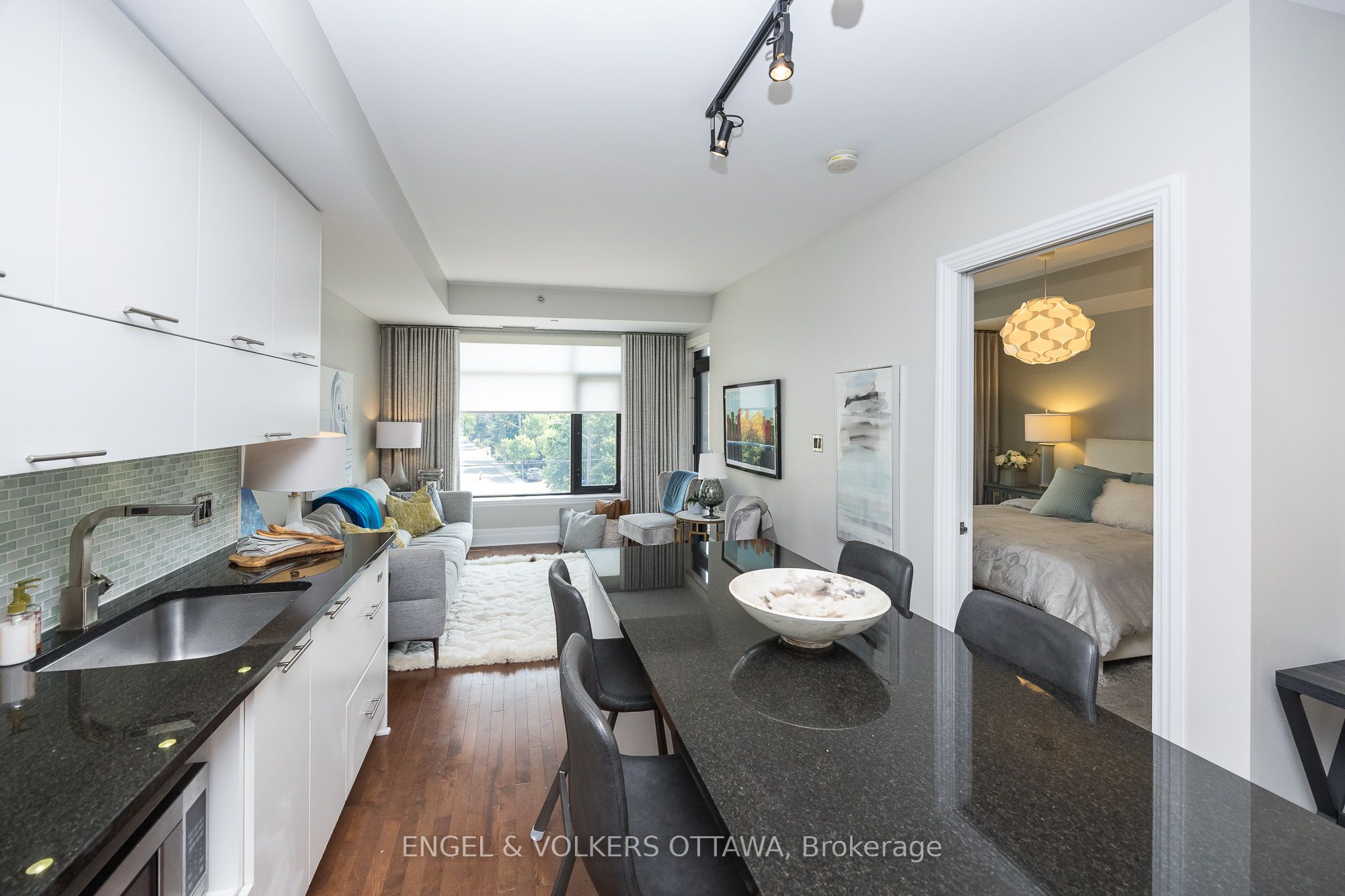 808 Bronson Avenue 319 Property Photo 11