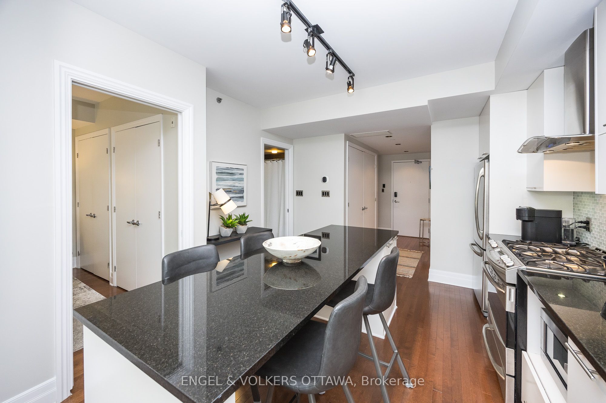 808 Bronson Avenue 319 Property Photo 12