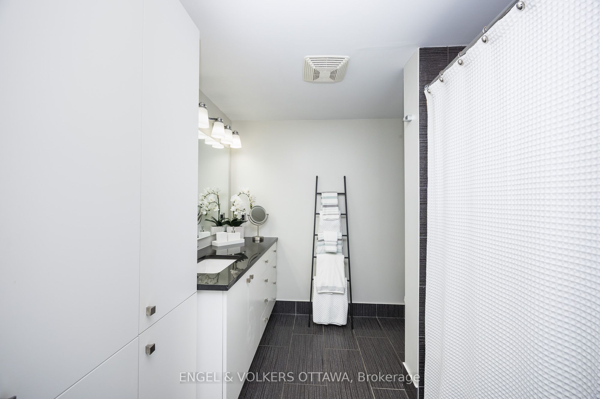 808 Bronson Avenue 319 Property Photo 22