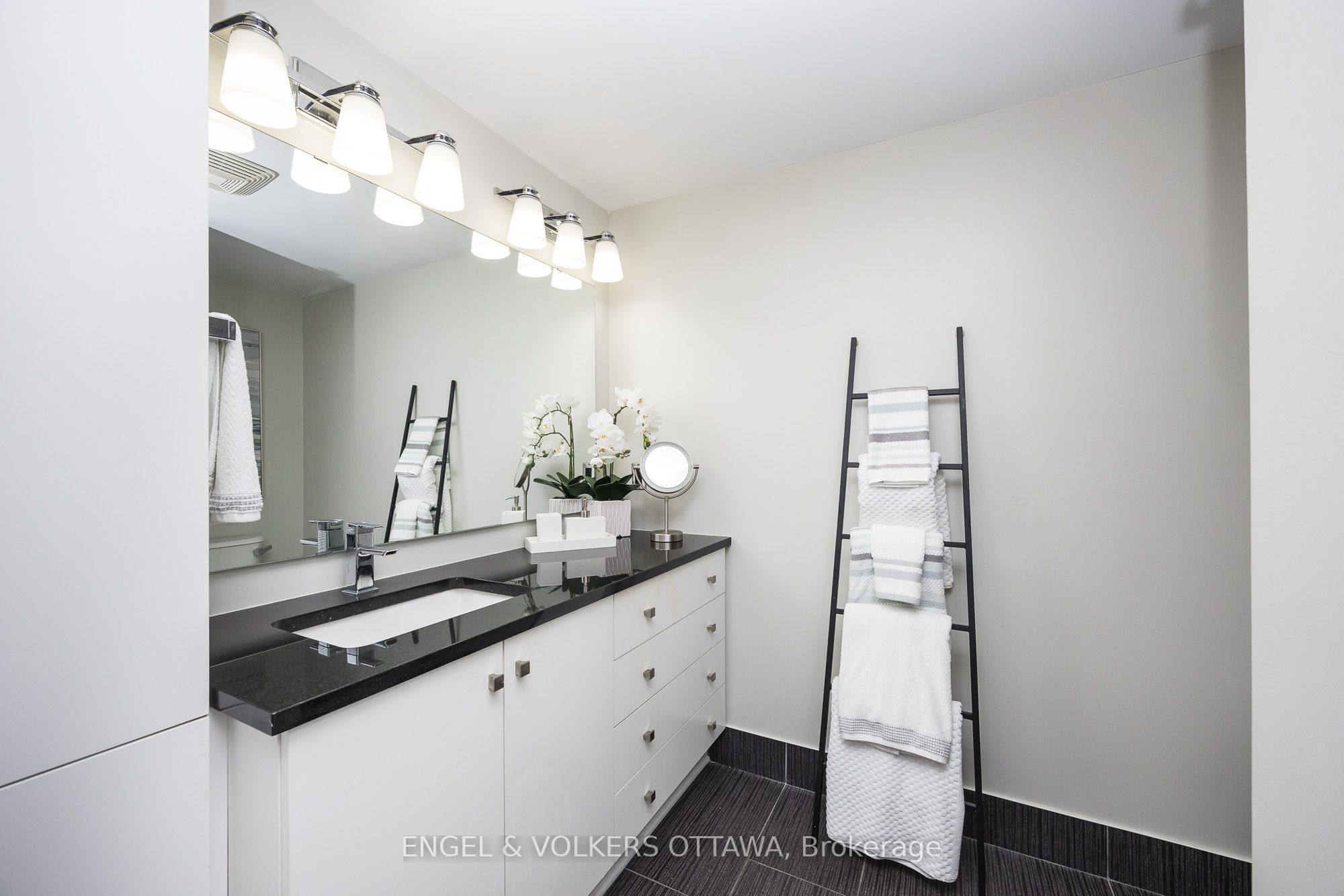 808 Bronson Avenue 319 Property Photo 24