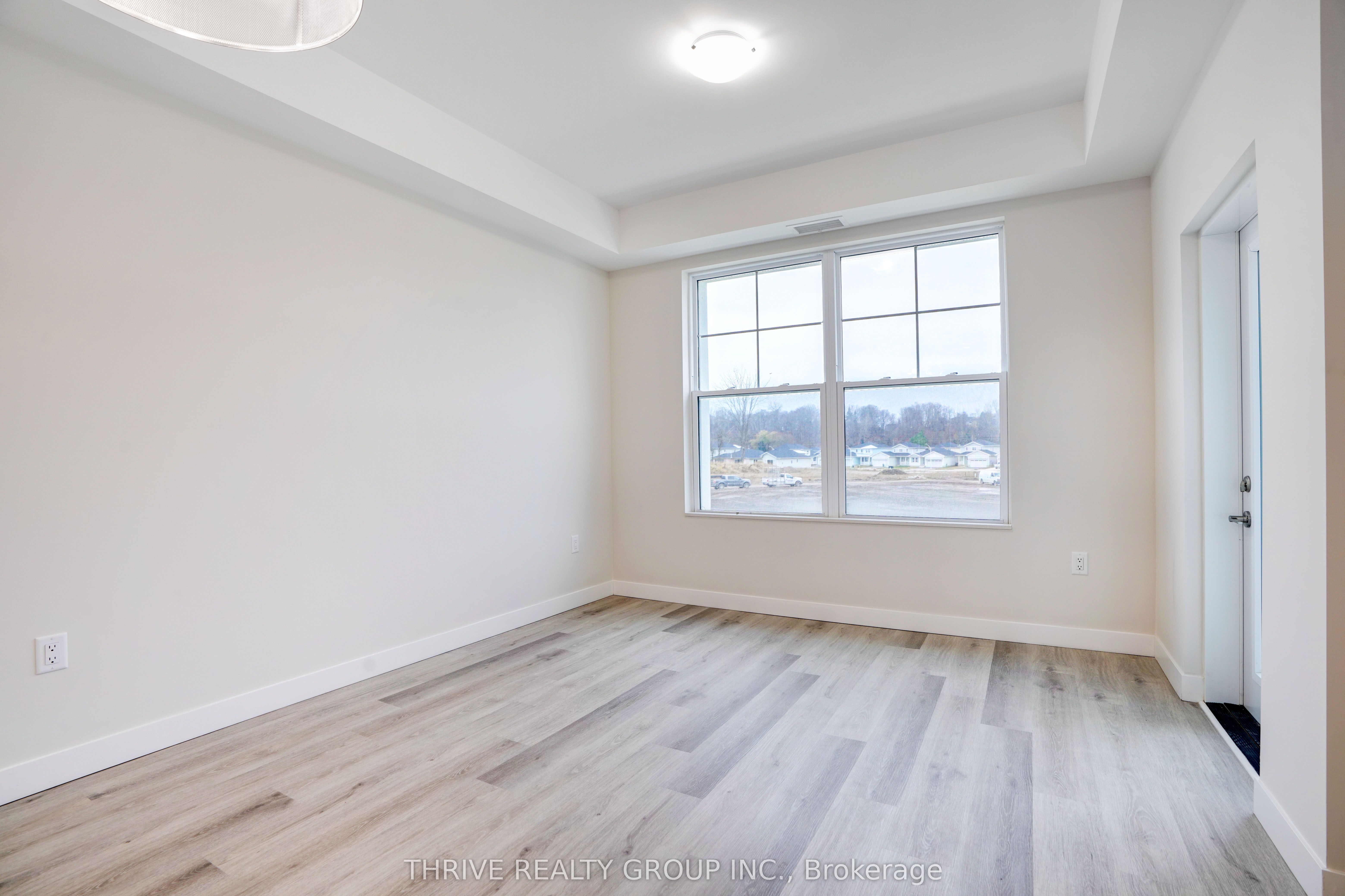 100 The Promenade N/a 204 Property Photo 8