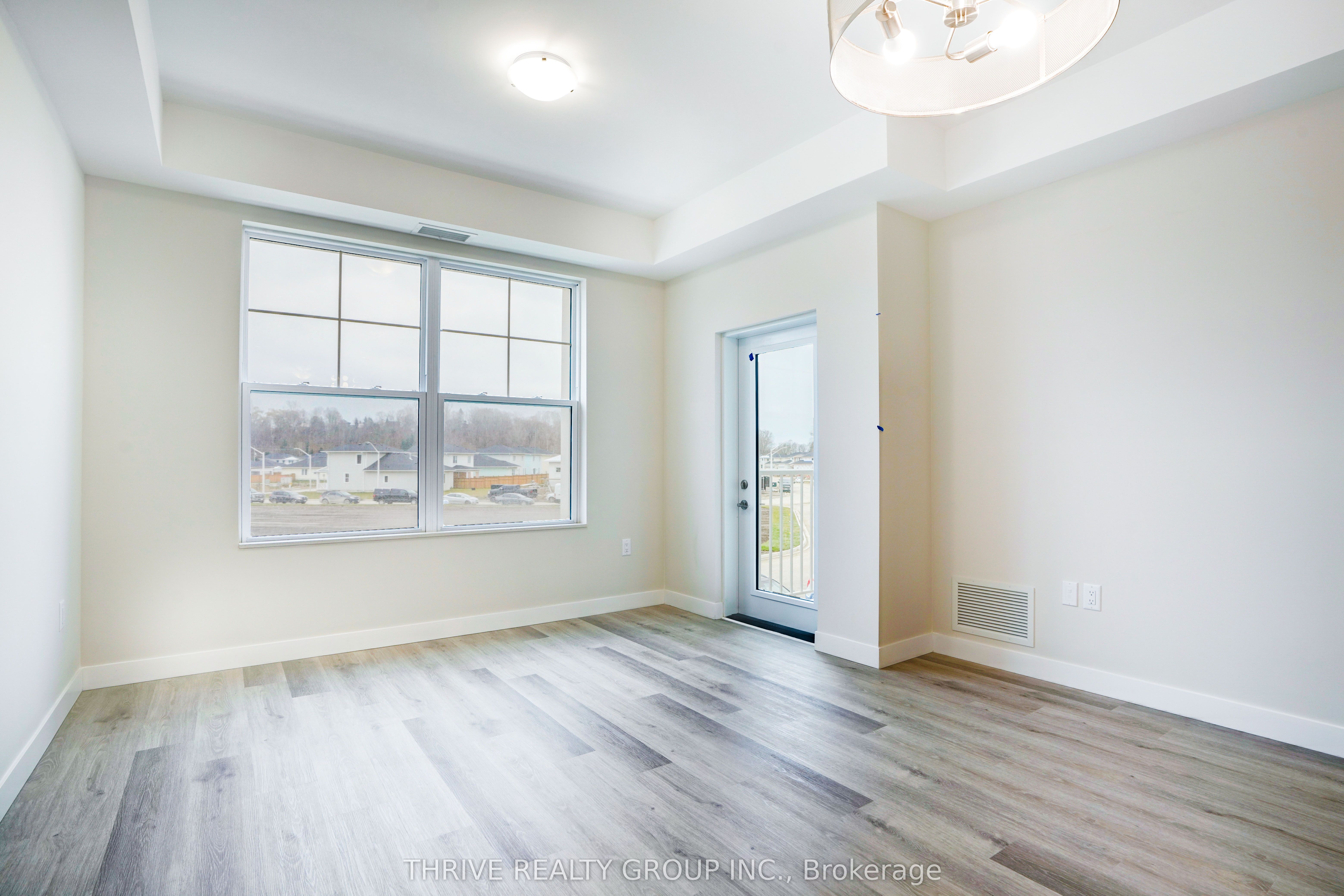 100 The Promenade N/a 204 Property Photo 9