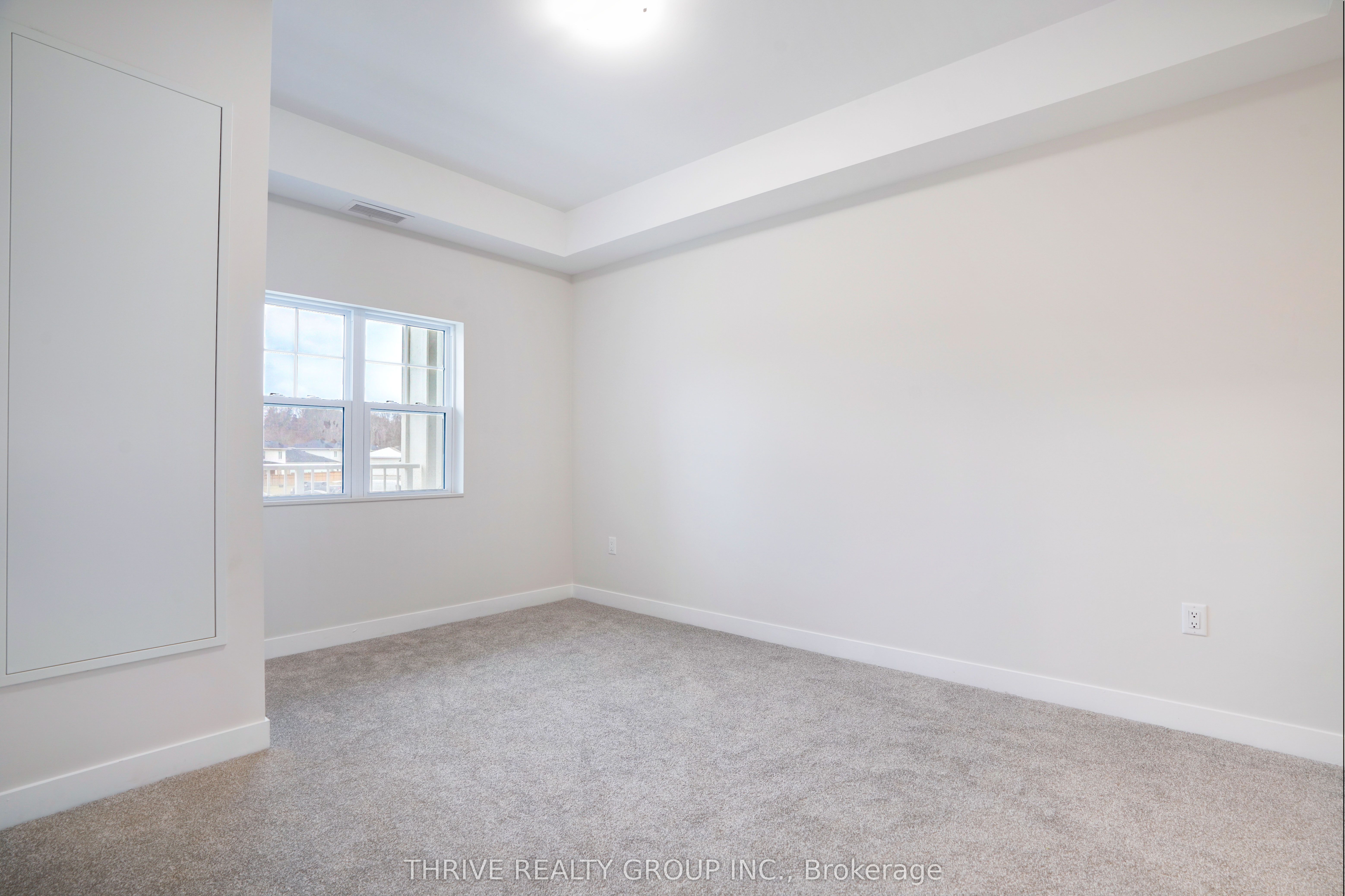 100 The Promenade N/a 204 Property Photo 12