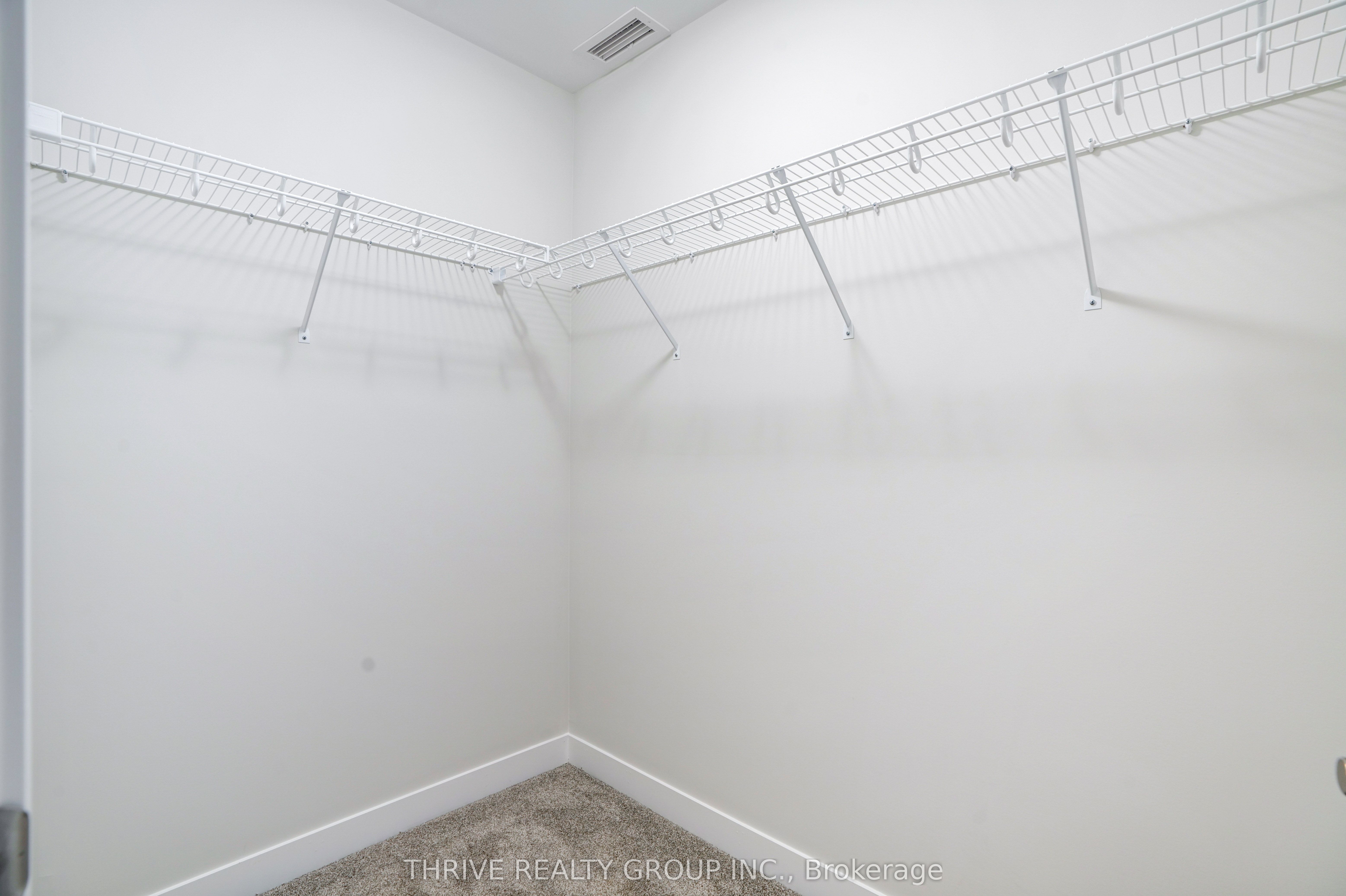 100 The Promenade N/a 204 Property Photo 14