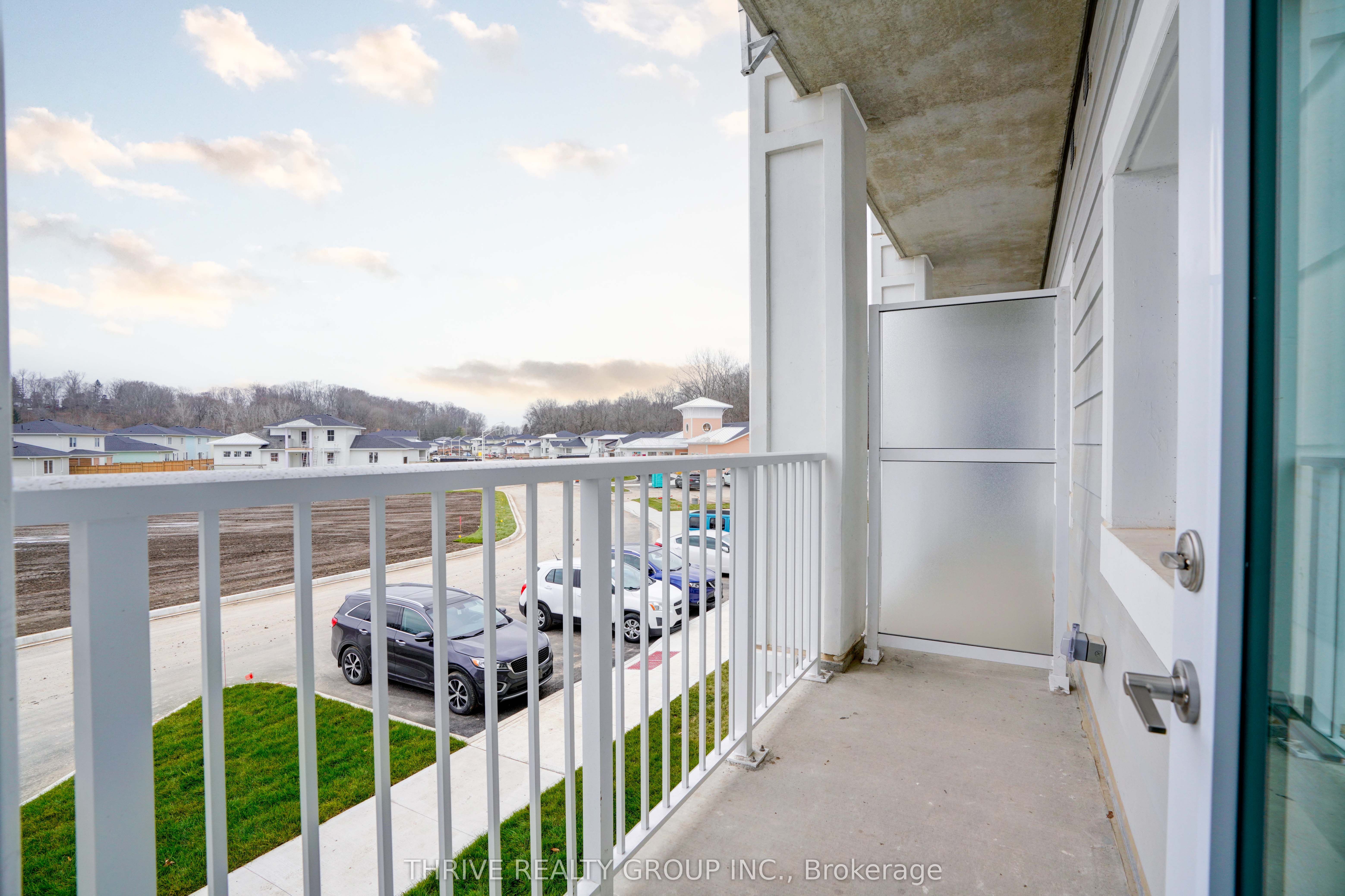 100 The Promenade N/a 204 Property Photo 17