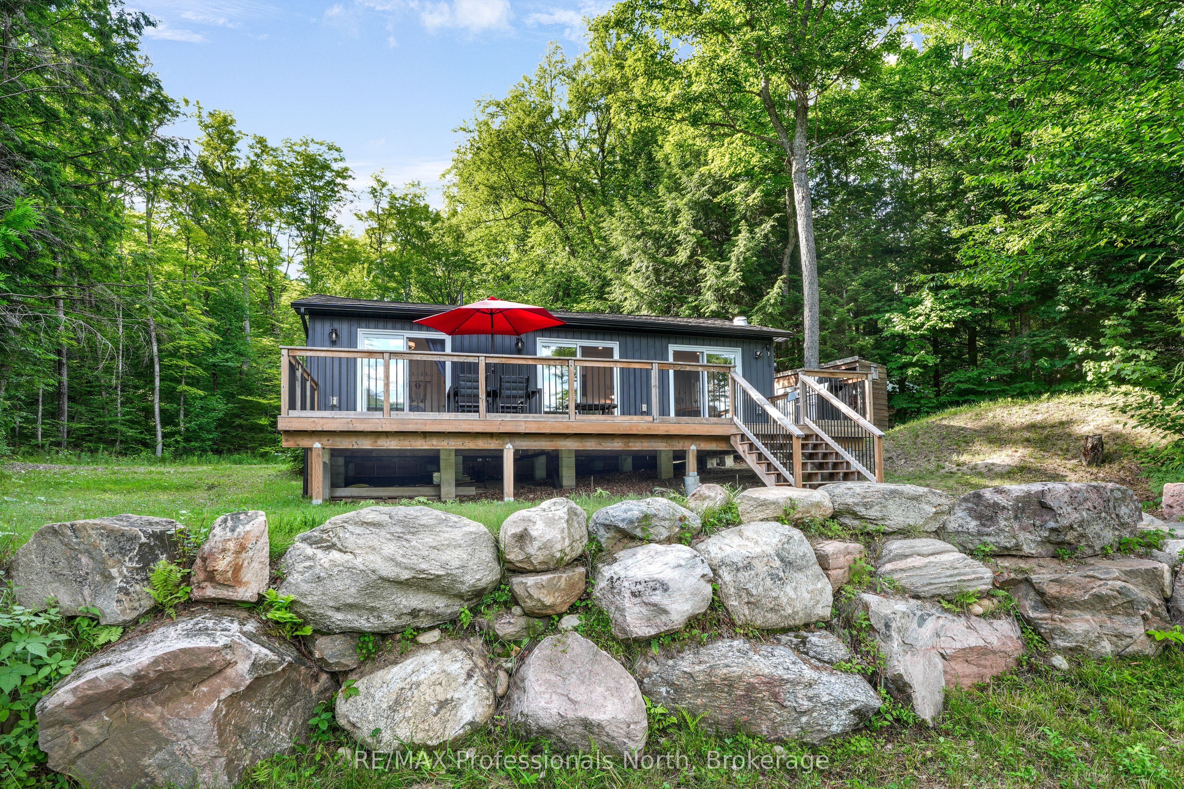1051 Hawthorne Dr