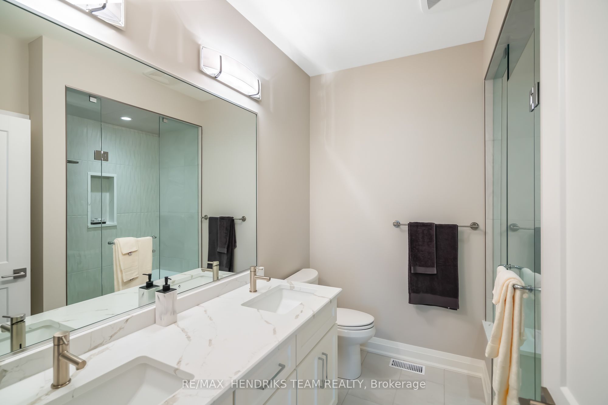 12 Carrick Trail Property Photo 16