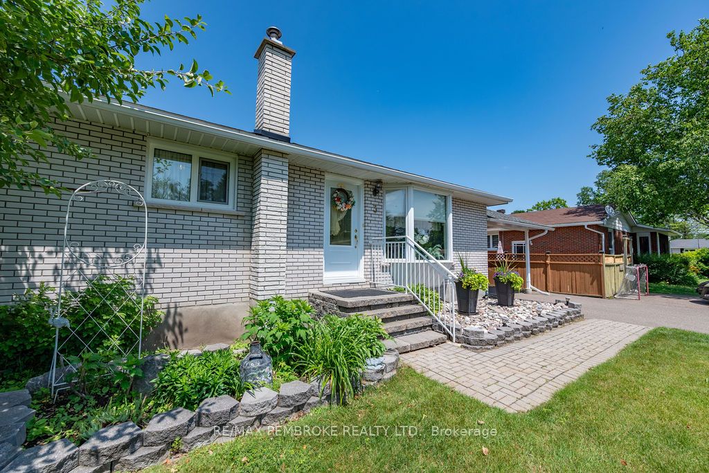3 Lisa Cres Property Photo