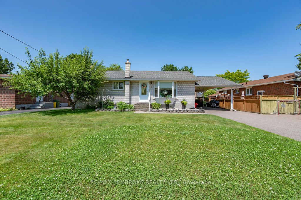 3 Lisa Crescent Property Photo 1