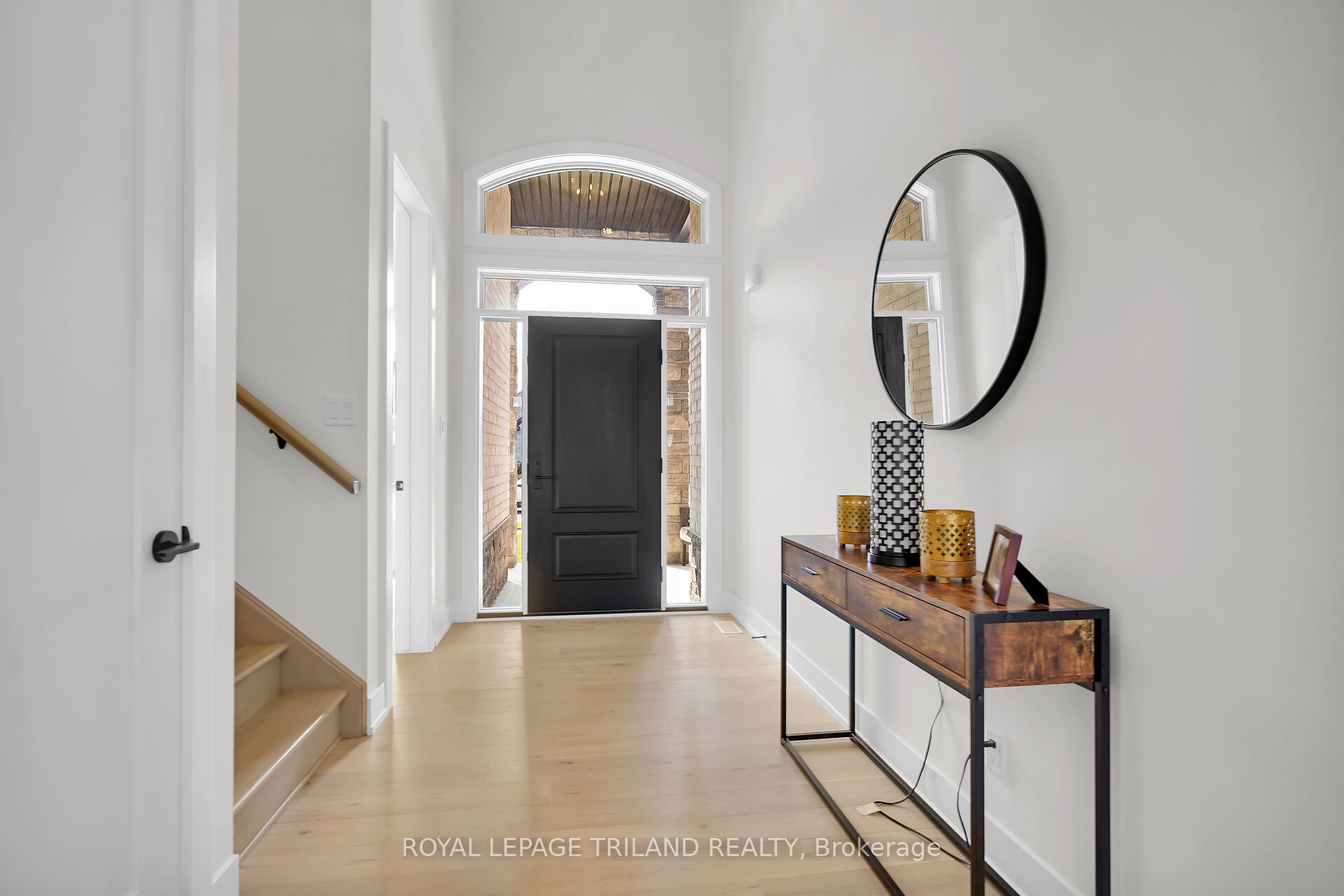 4076 Sugarmaple Crossing Property Photo 3