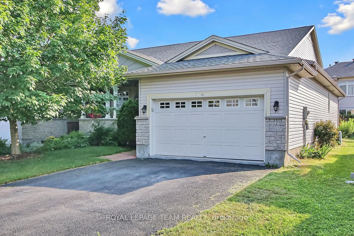 48 Village Walk Property Photo 1