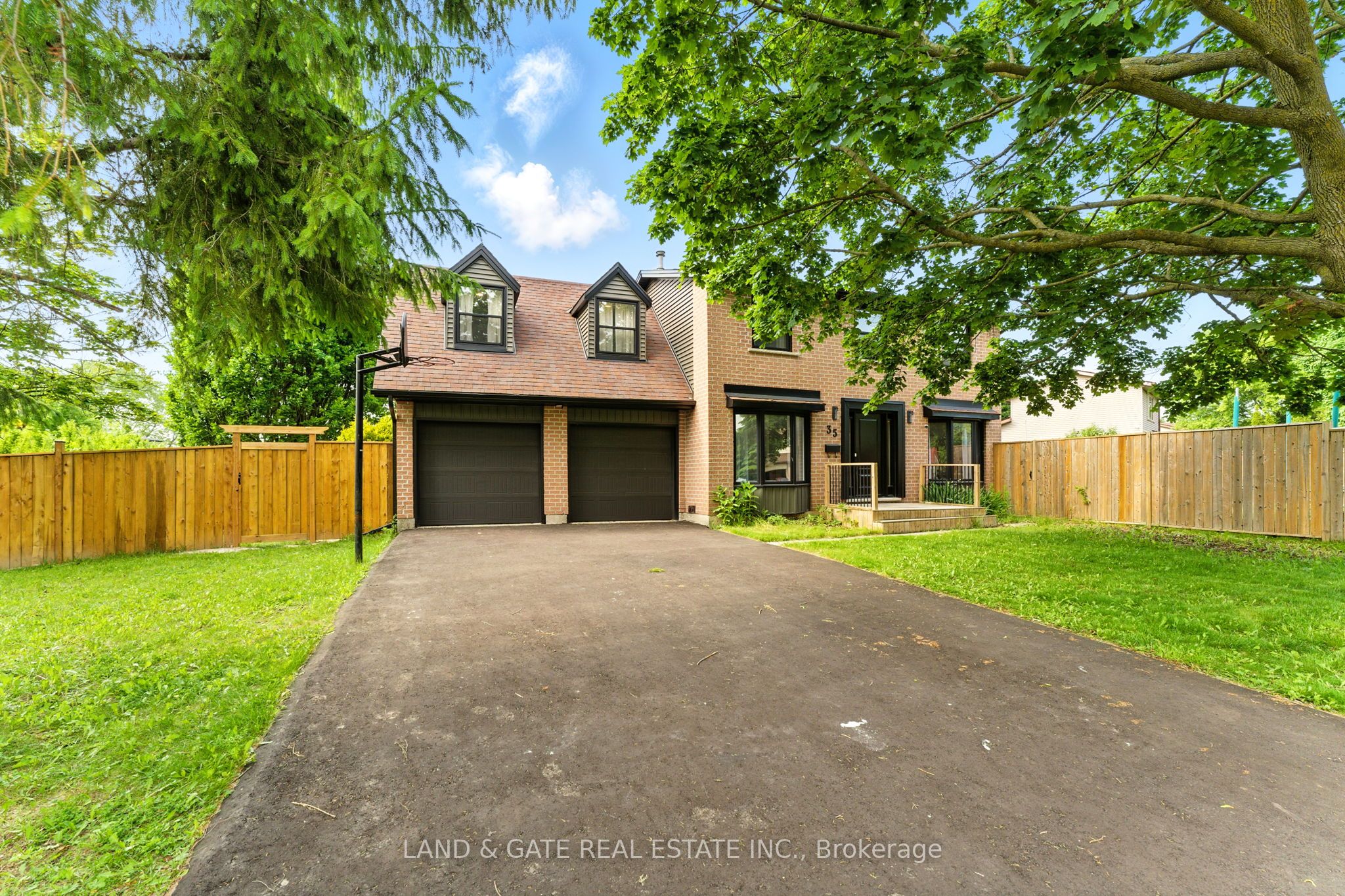 35 Aspen Valley Cres Property Photo 1
