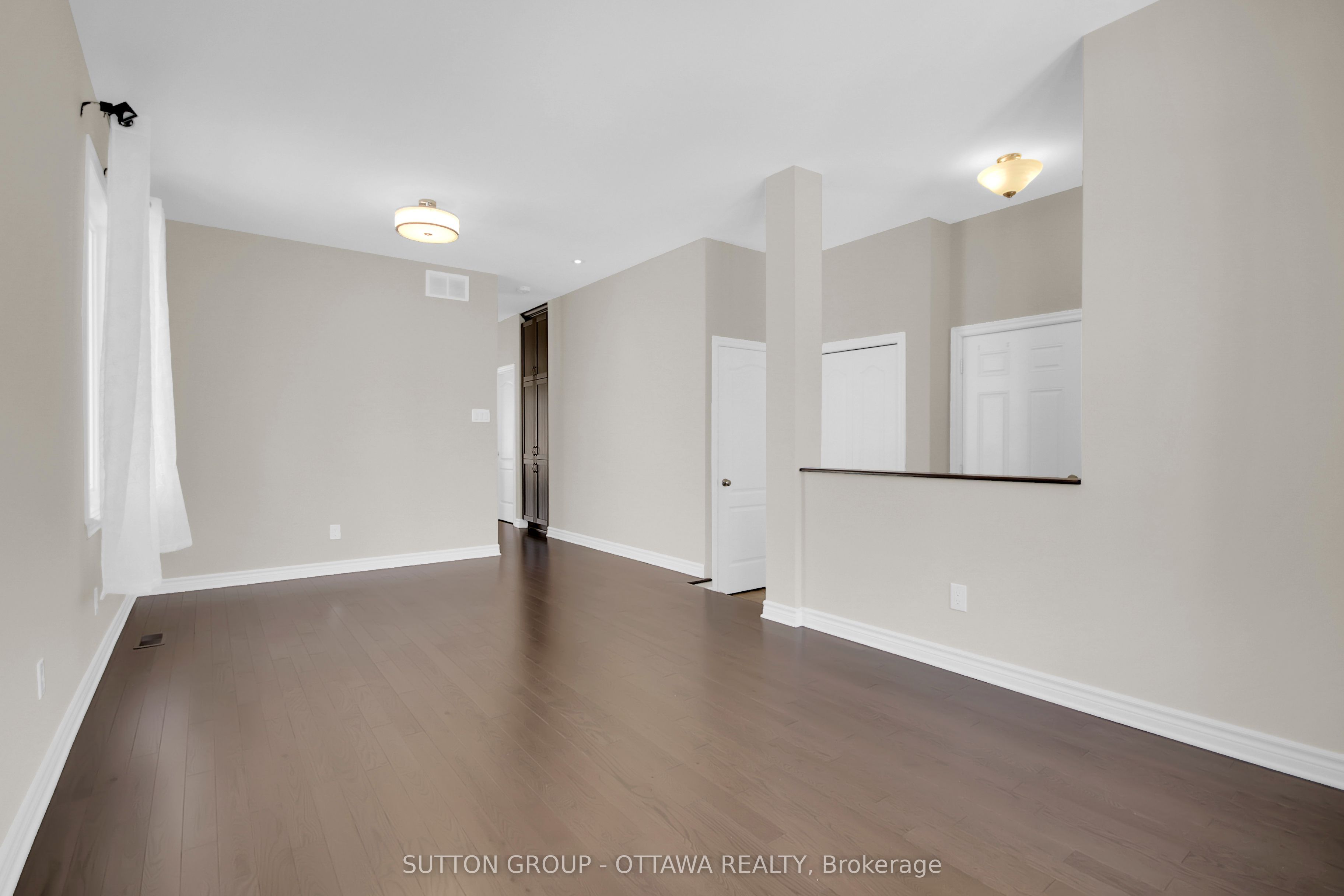 809 Carnelian Crescent Property Photo 9