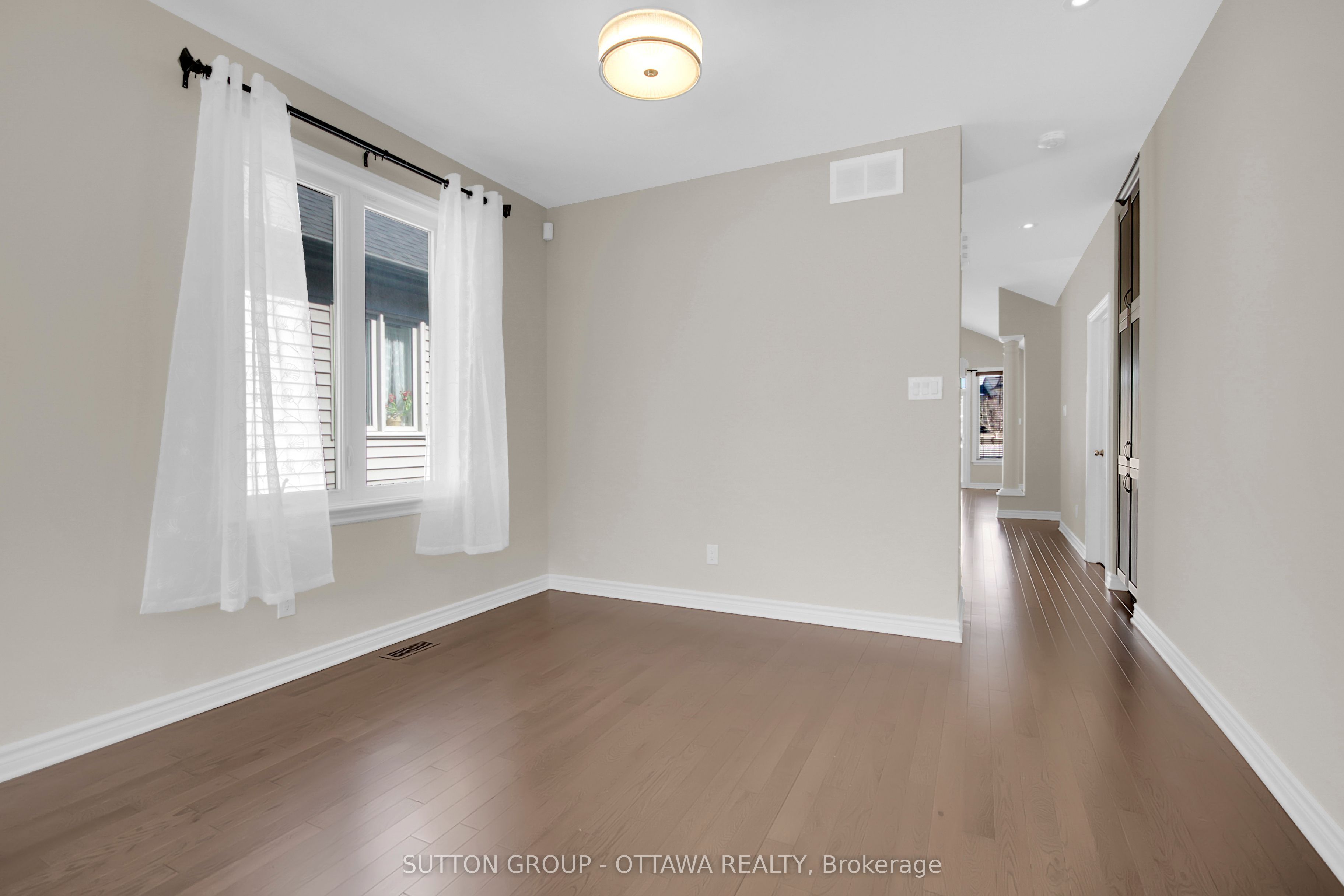 809 Carnelian Crescent Property Photo 10