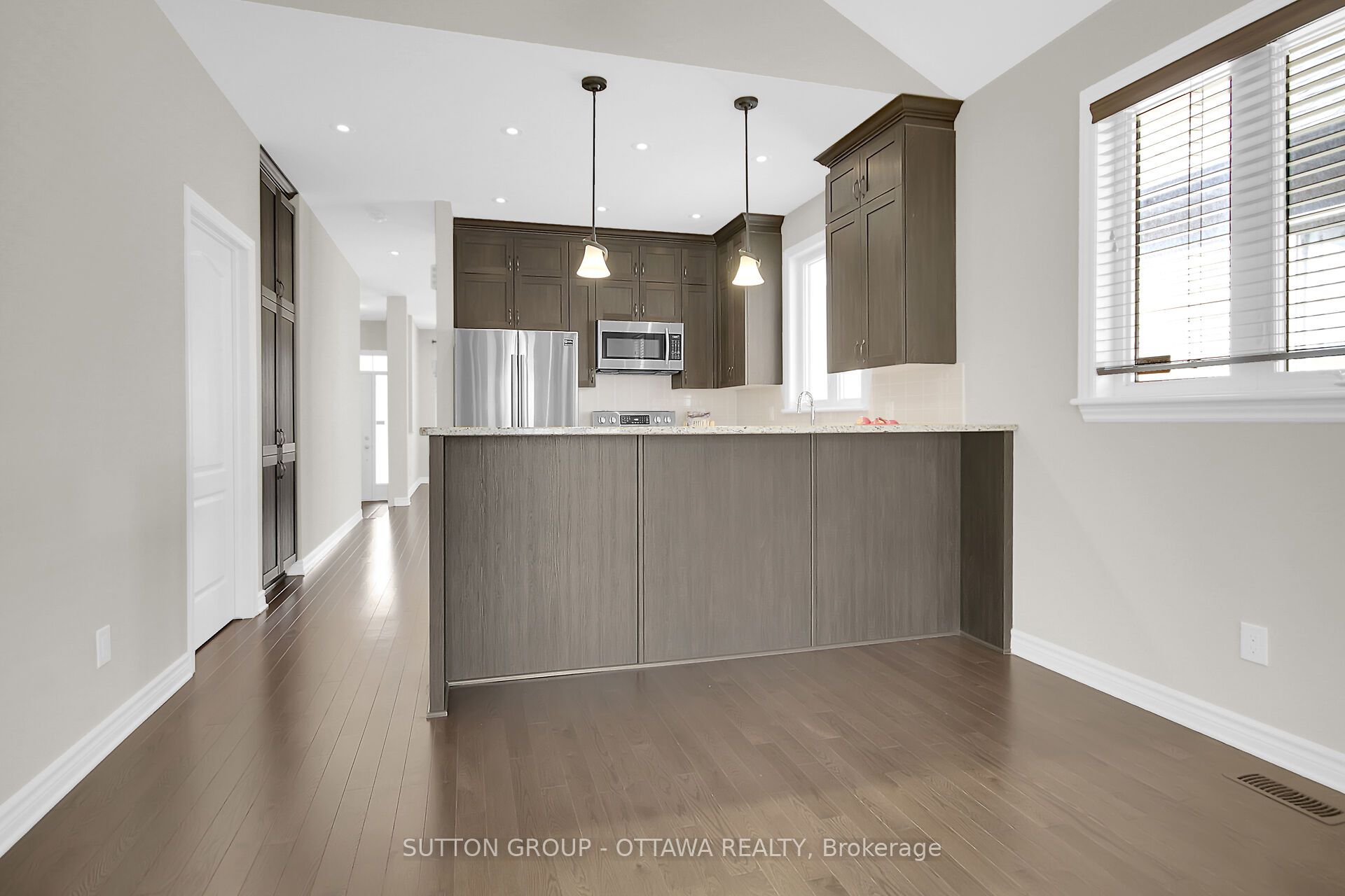 809 Carnelian Crescent Property Photo 16