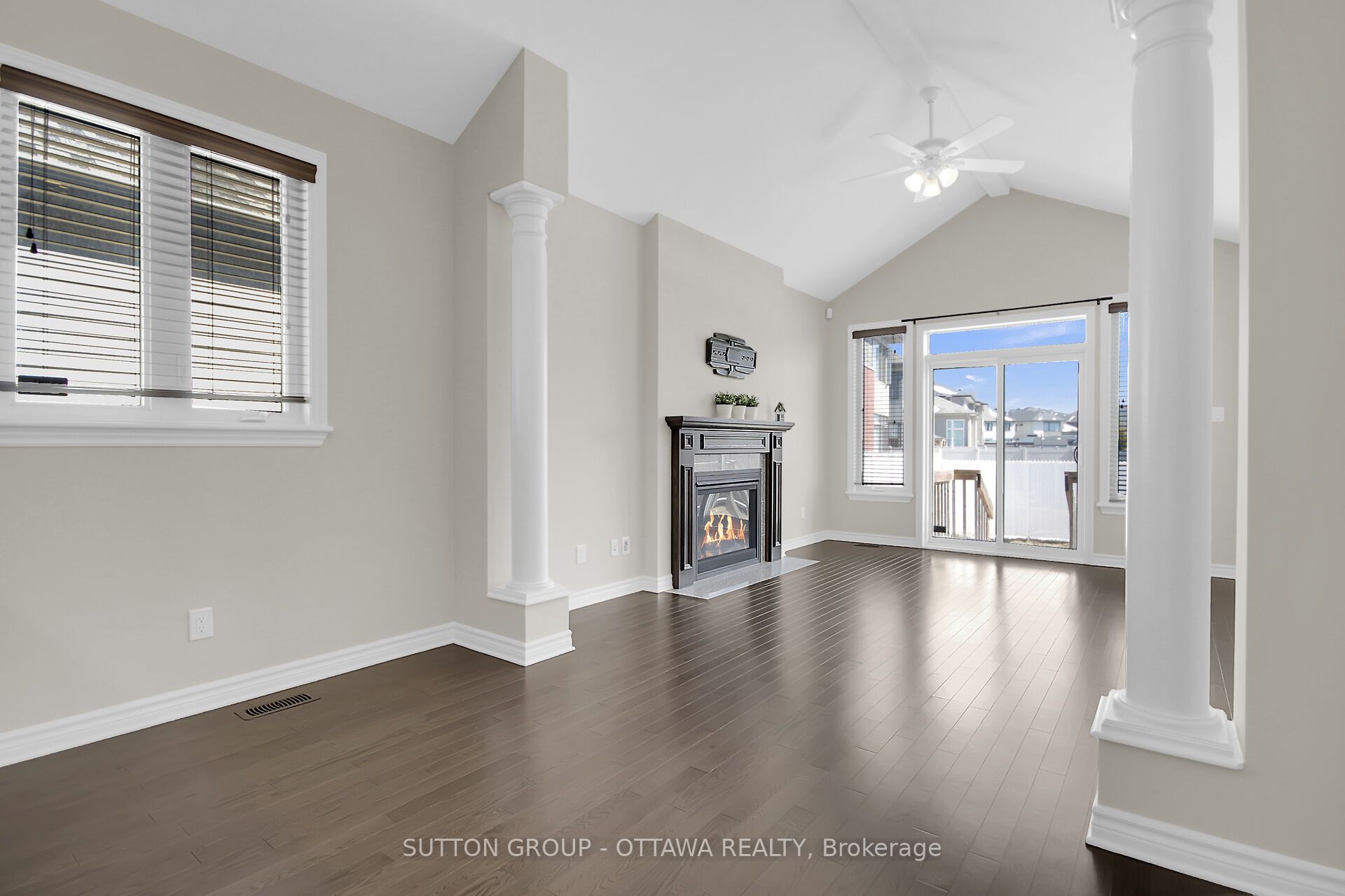 809 Carnelian Crescent Property Photo 17