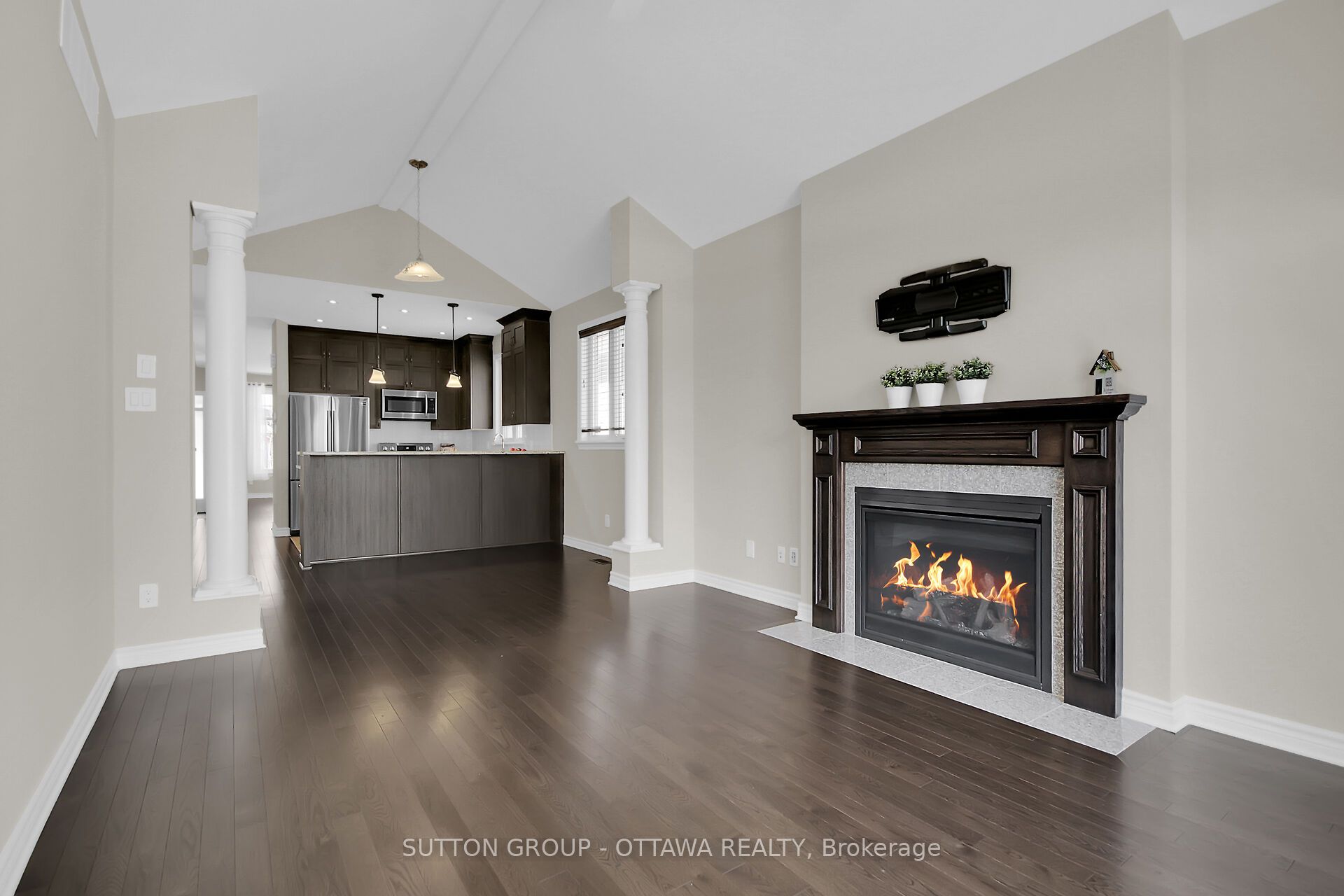 809 Carnelian Crescent Property Photo 19