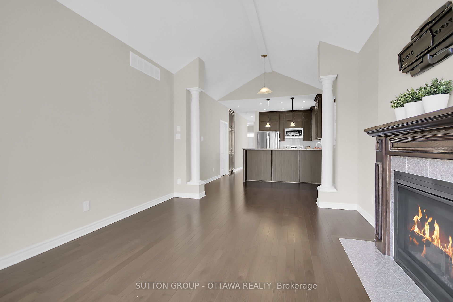 809 Carnelian Crescent Property Photo 20