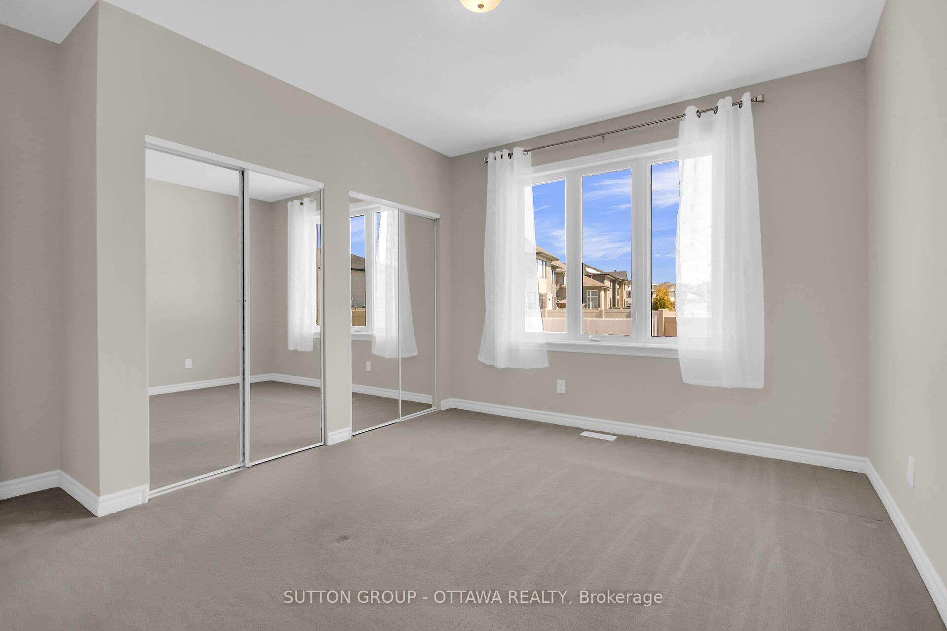 809 Carnelian Crescent Property Photo 24