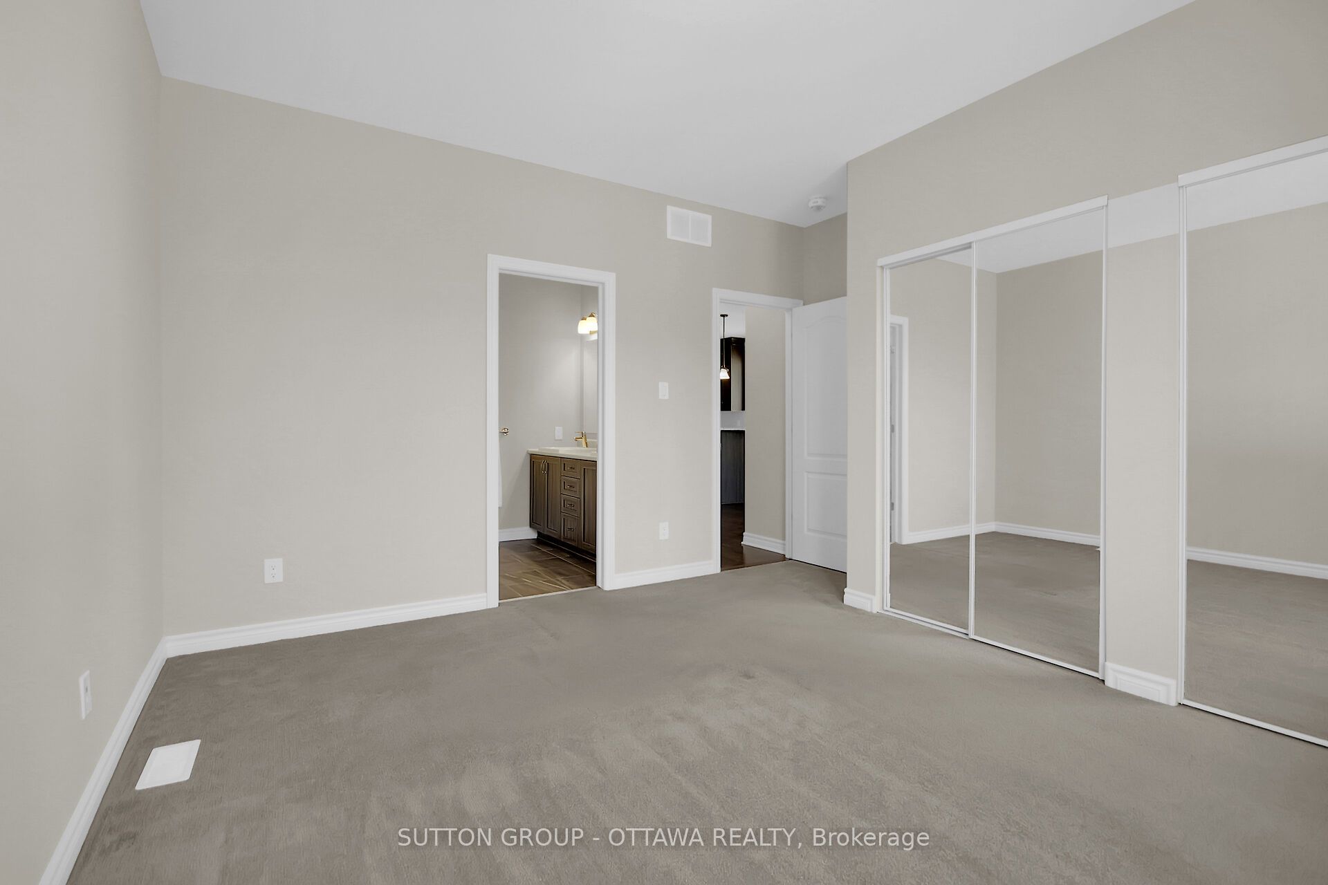 809 Carnelian Crescent Property Photo 25