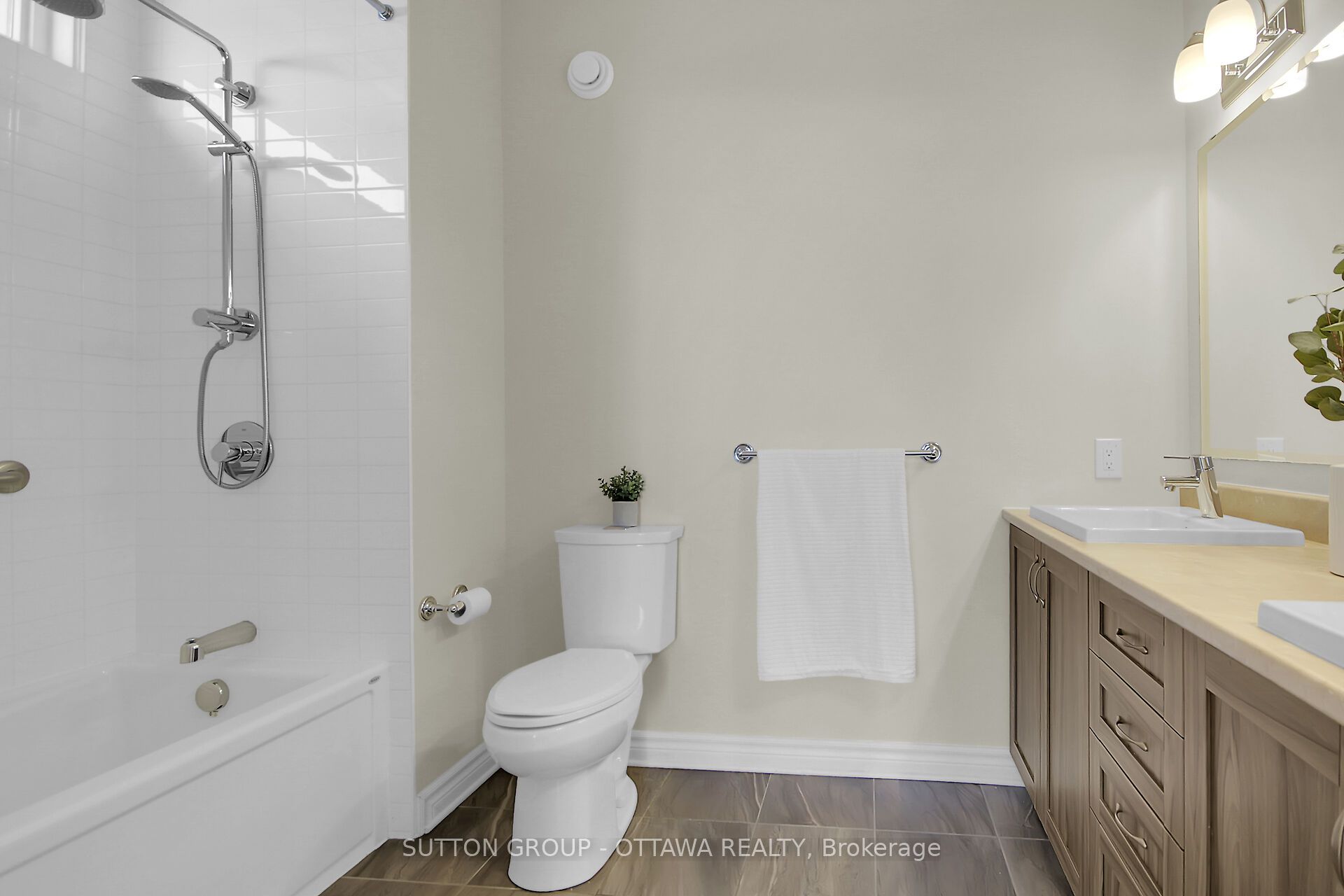 809 Carnelian Crescent Property Photo 29