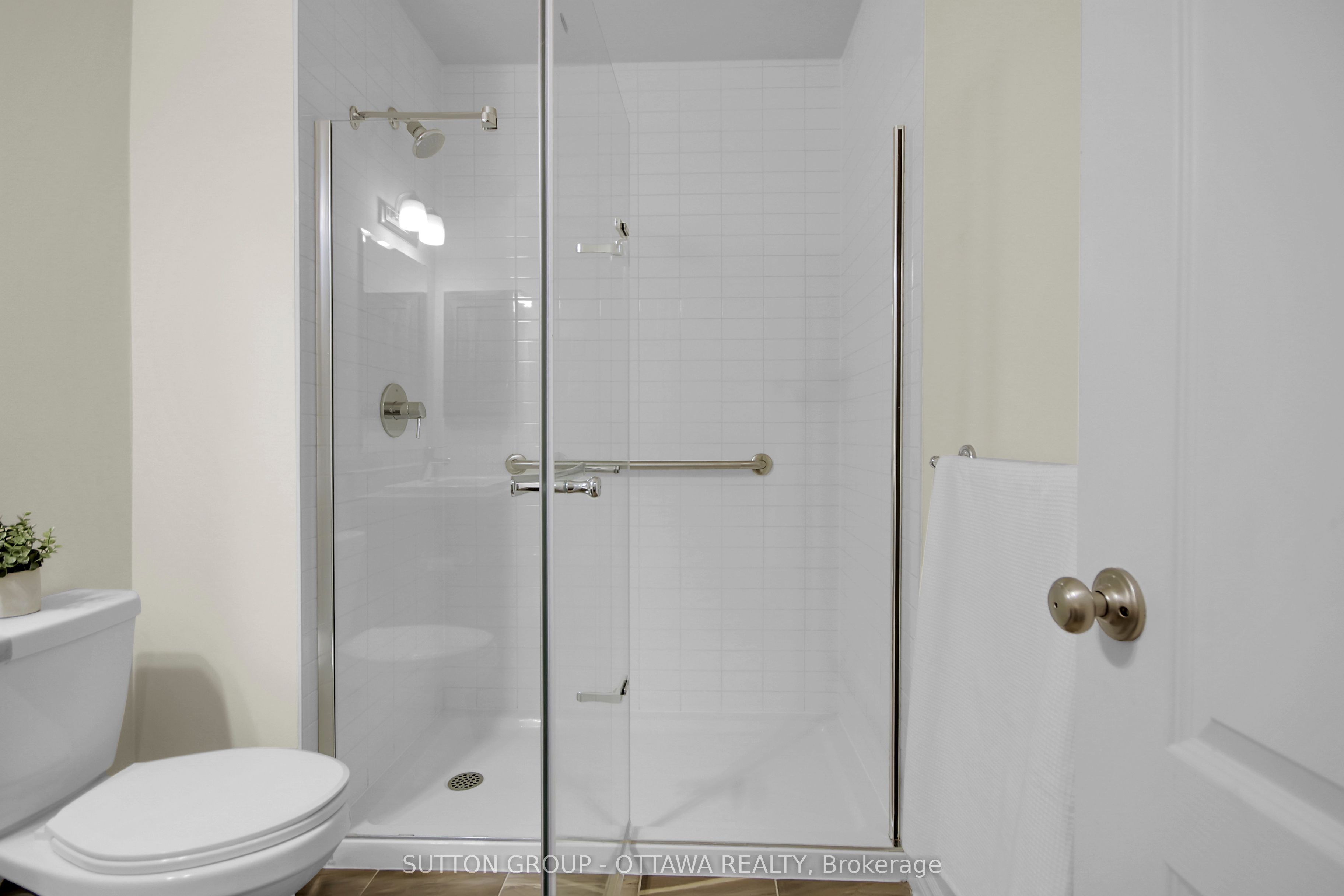 809 Carnelian Crescent Property Photo 33