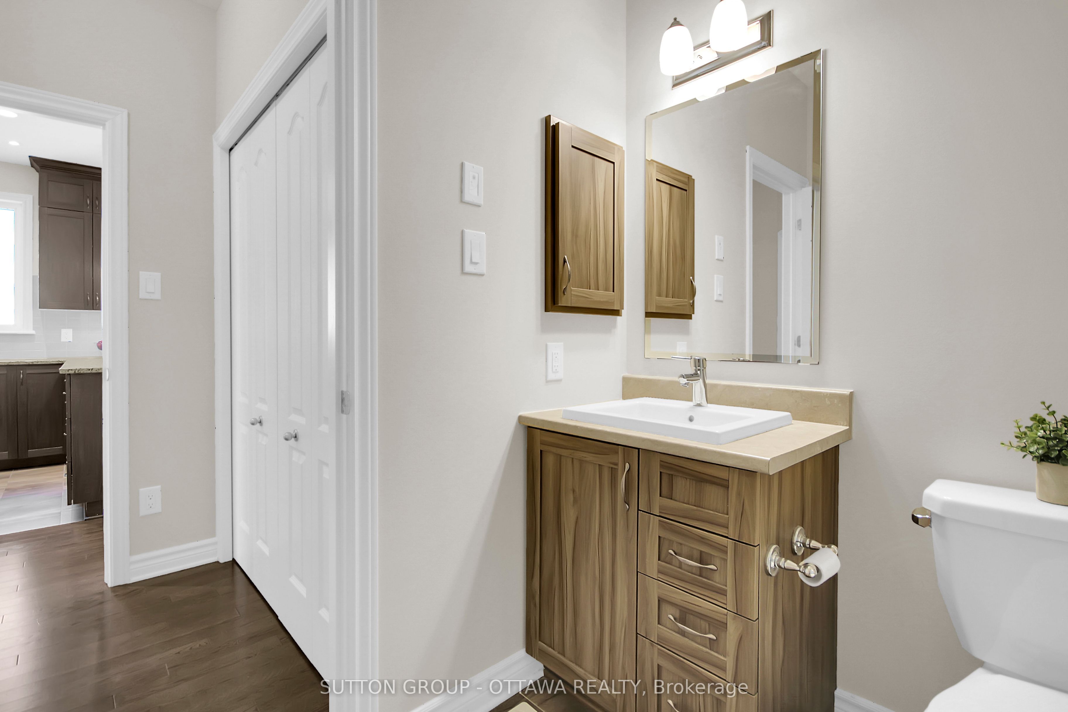 809 Carnelian Crescent Property Photo 34