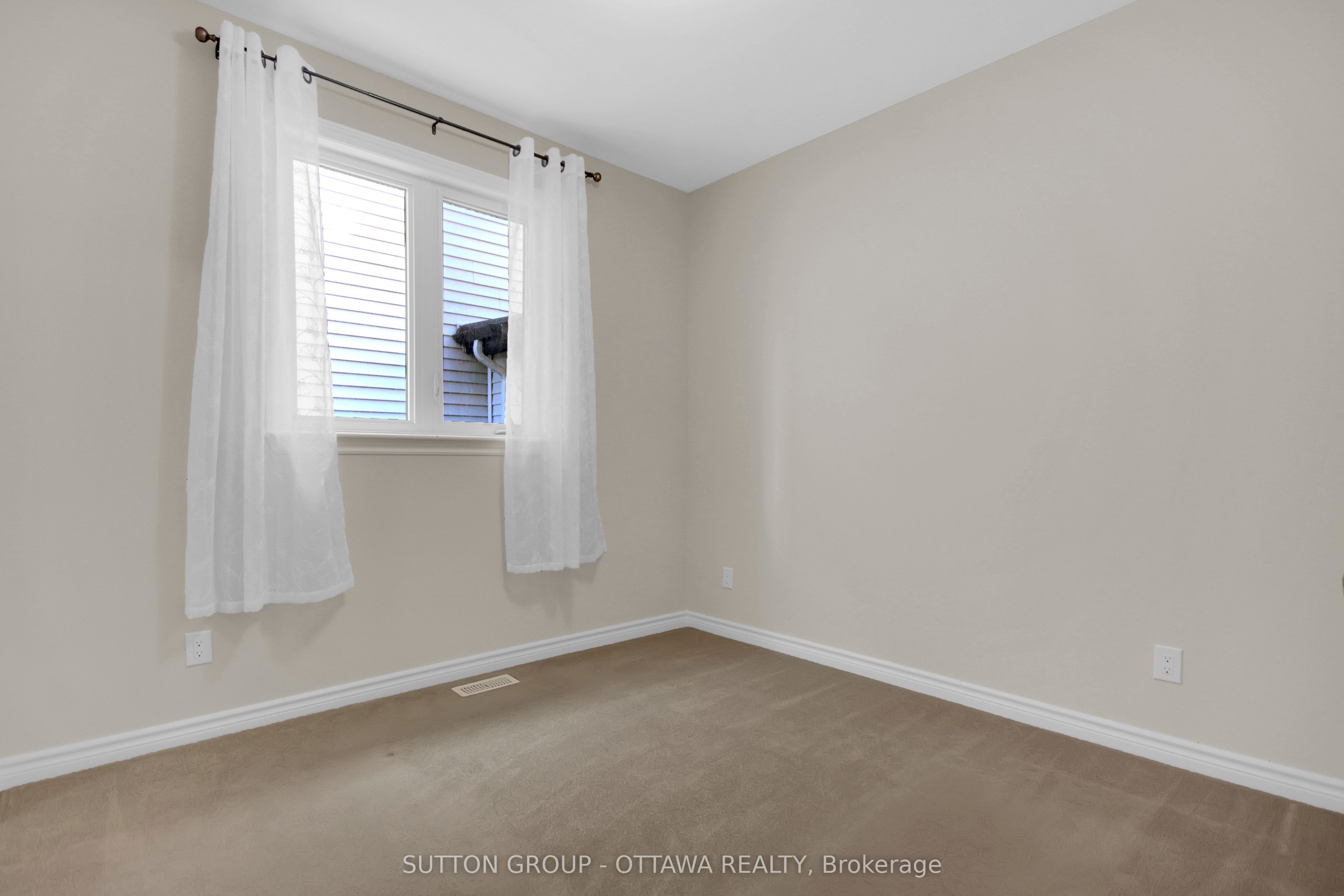 809 Carnelian Crescent Property Photo 35