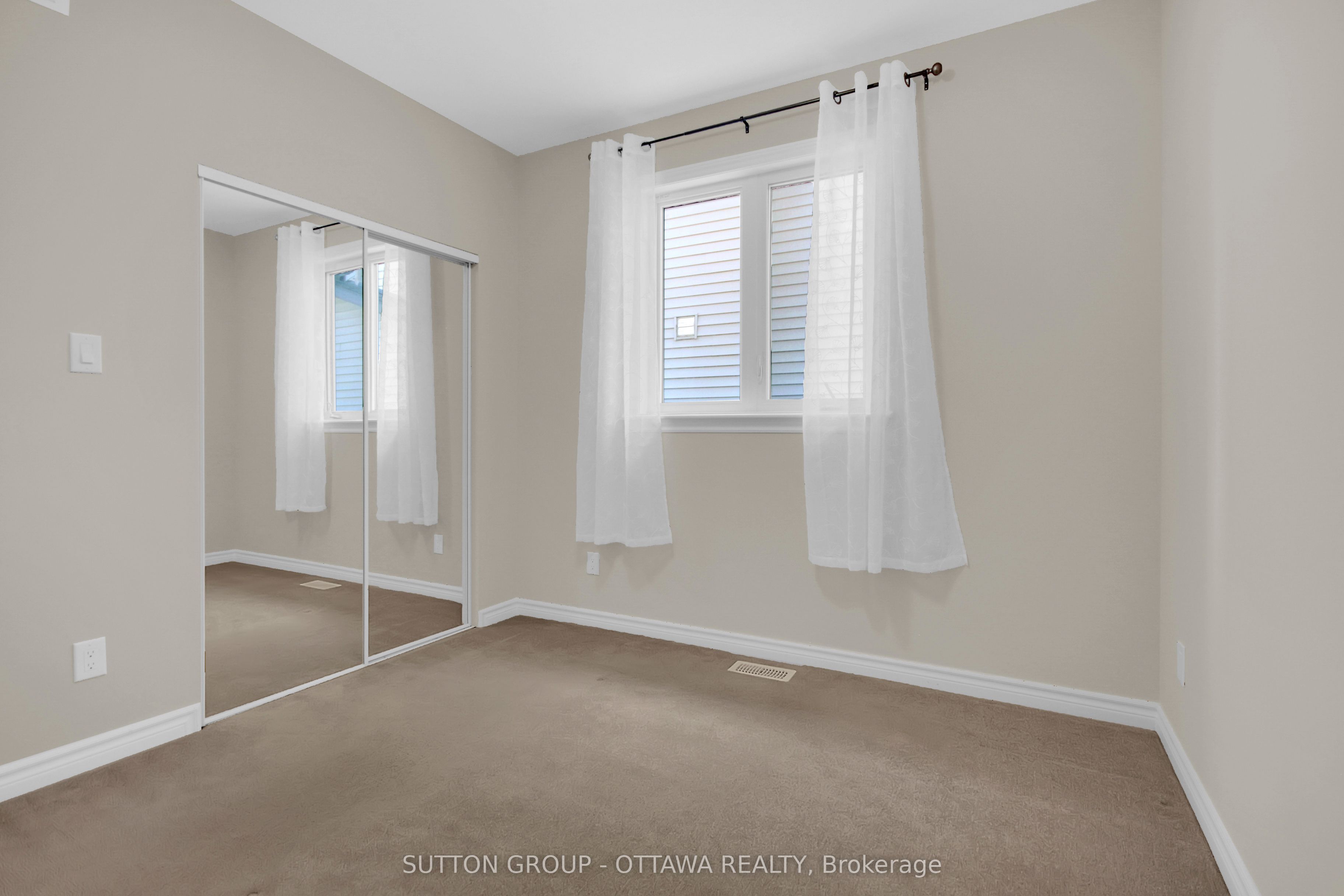 809 Carnelian Crescent Property Photo 36