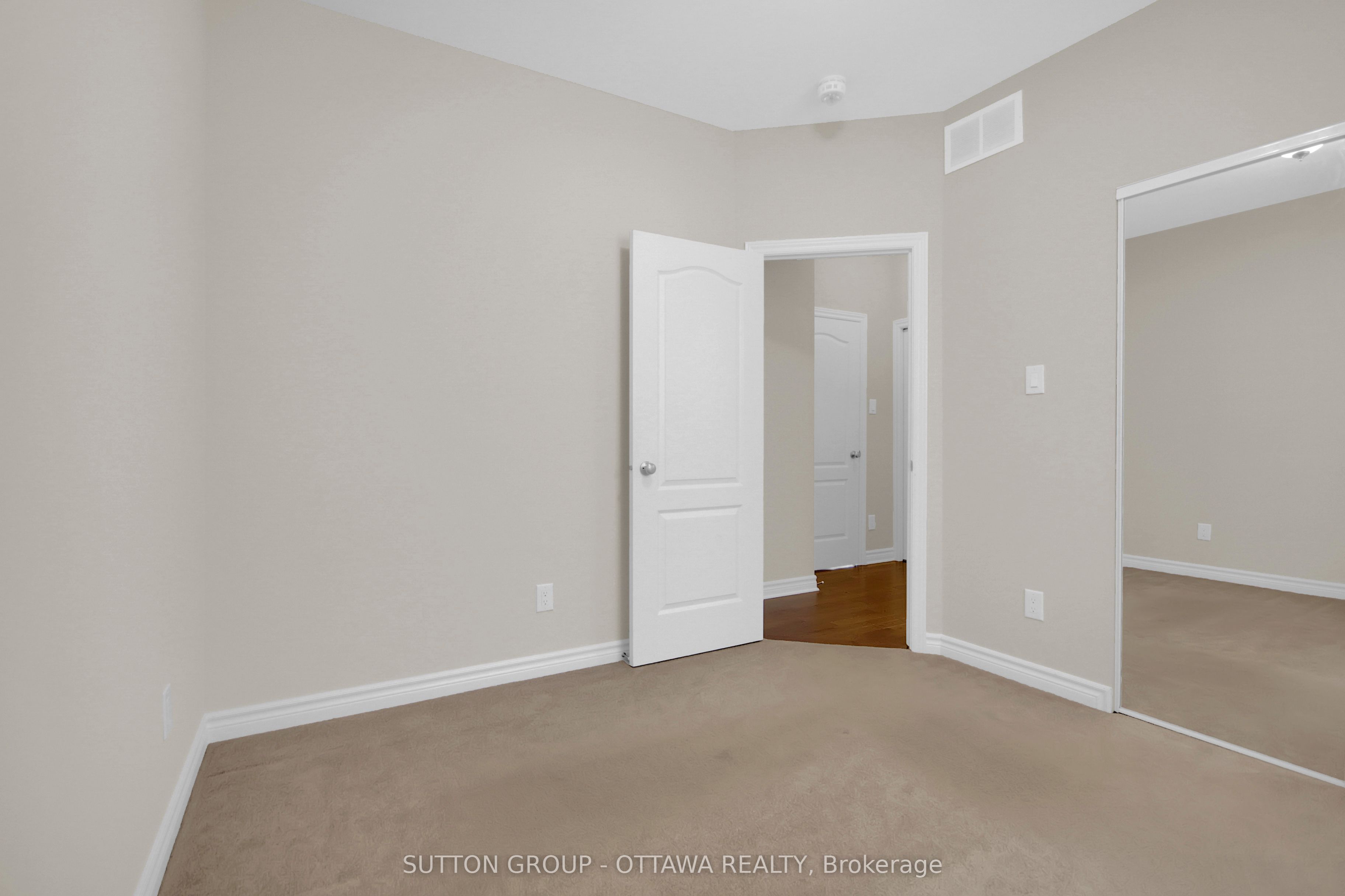 809 Carnelian Crescent Property Photo 37