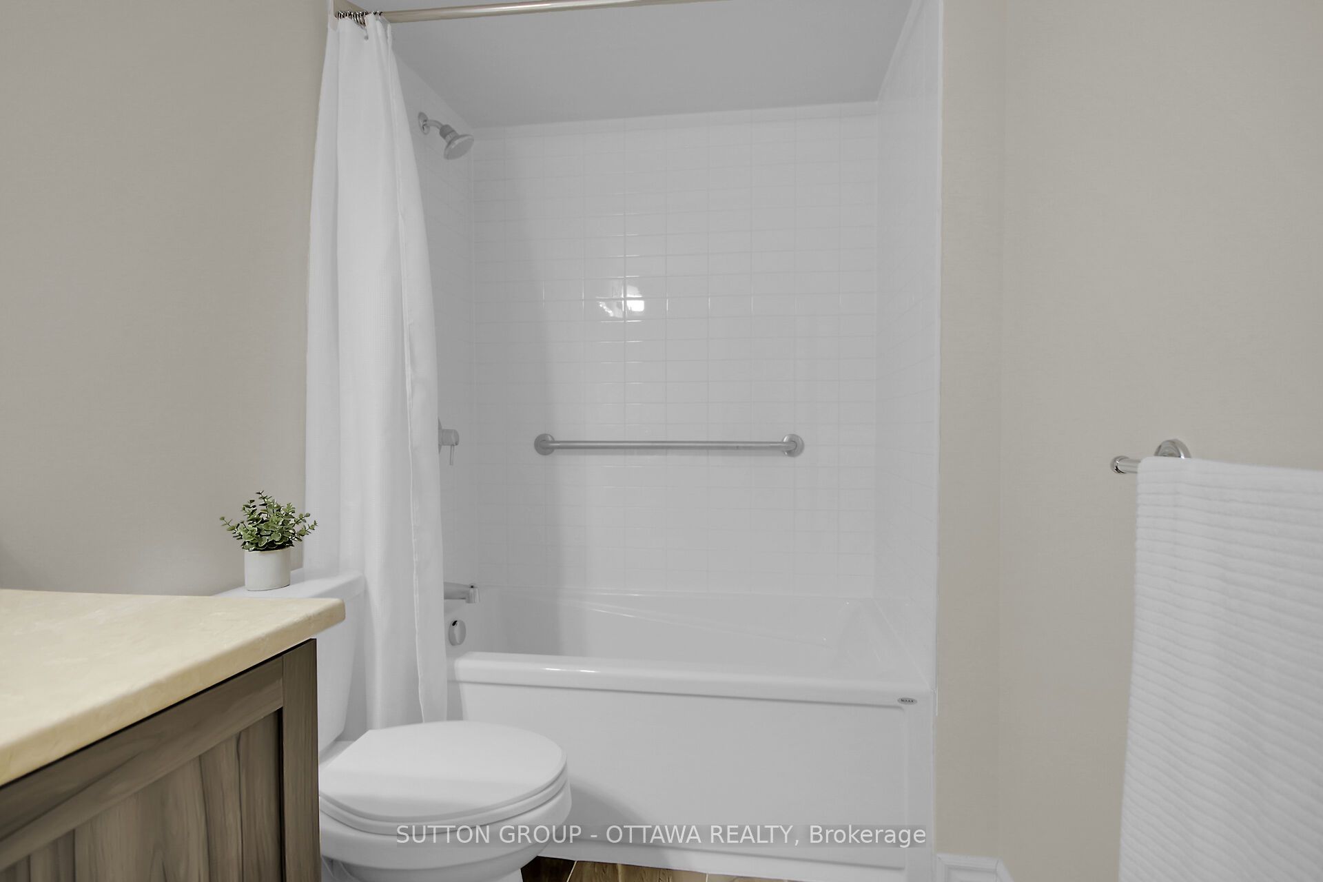 809 Carnelian Crescent Property Photo 46