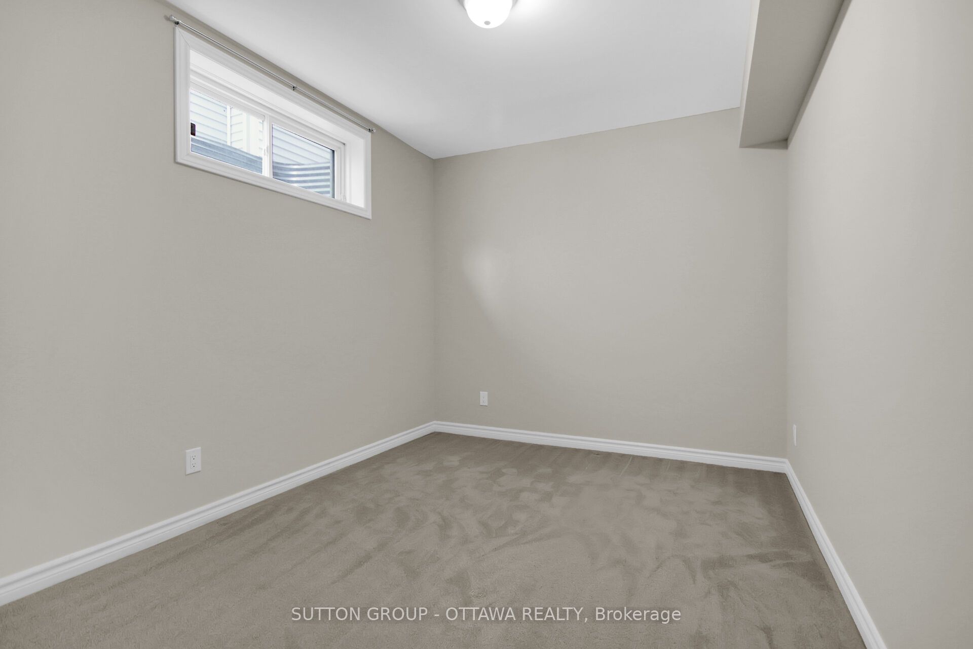 809 Carnelian Crescent Property Photo 48